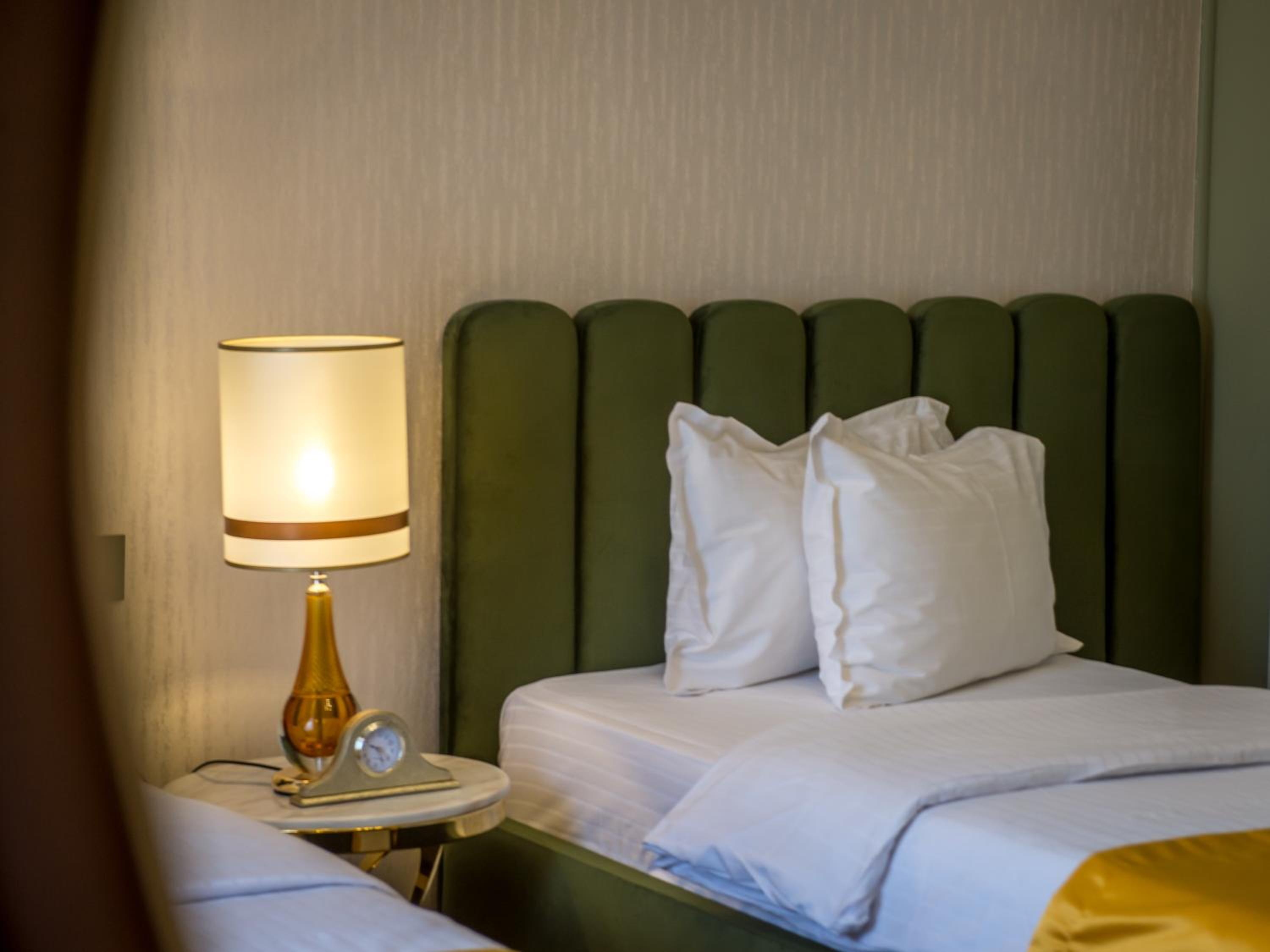 Deluxe Twin Room - Photo 15