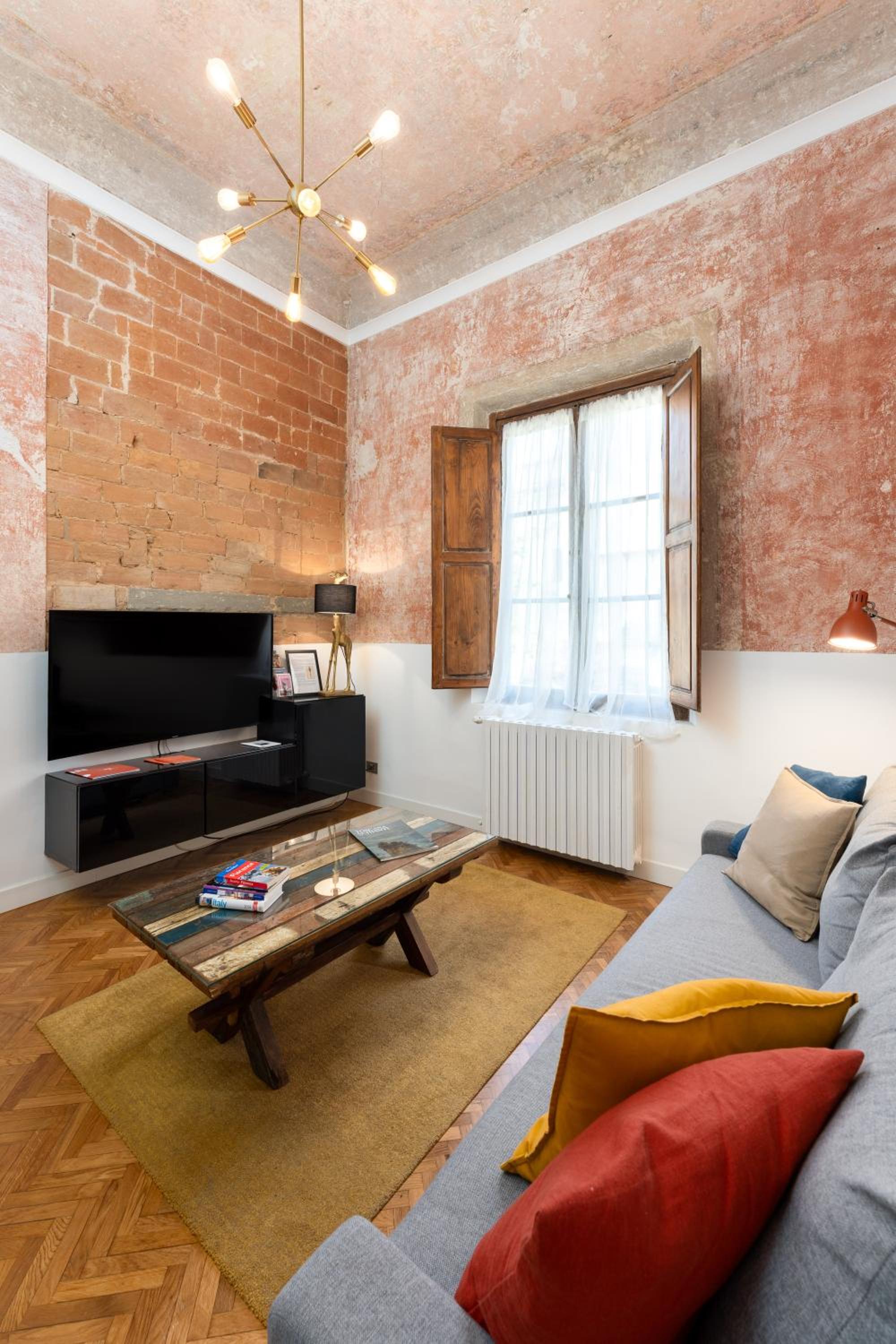 Deluxe One-Bedroom Apartment with Garden View thumbnail 6