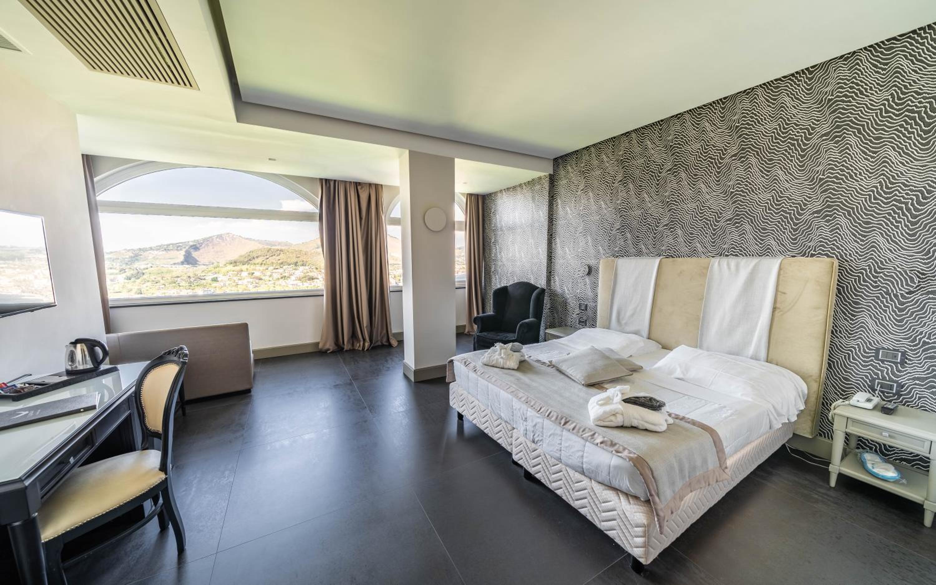 Junior Suite - Photo 1