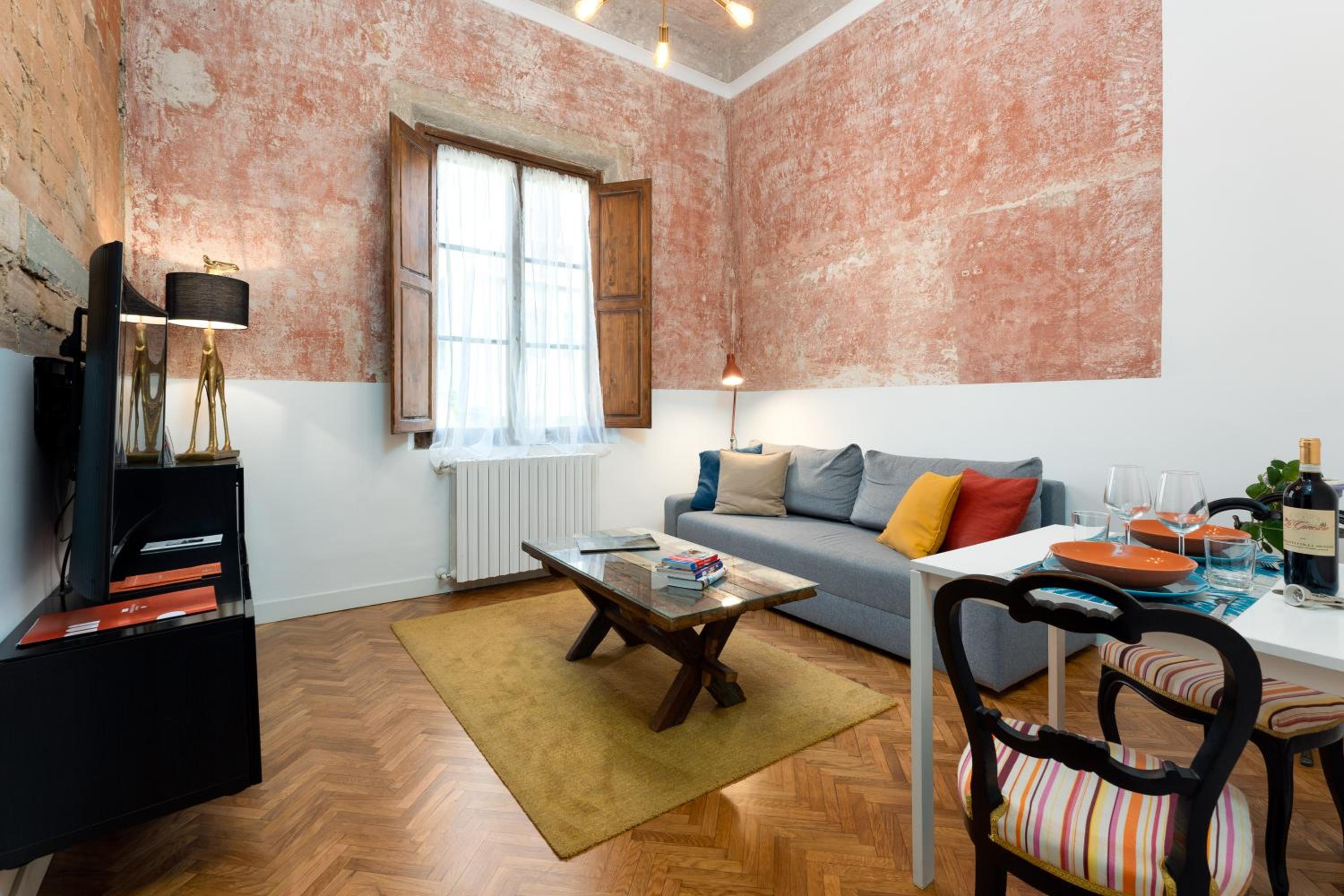 Deluxe One-Bedroom Apartment with Garden View