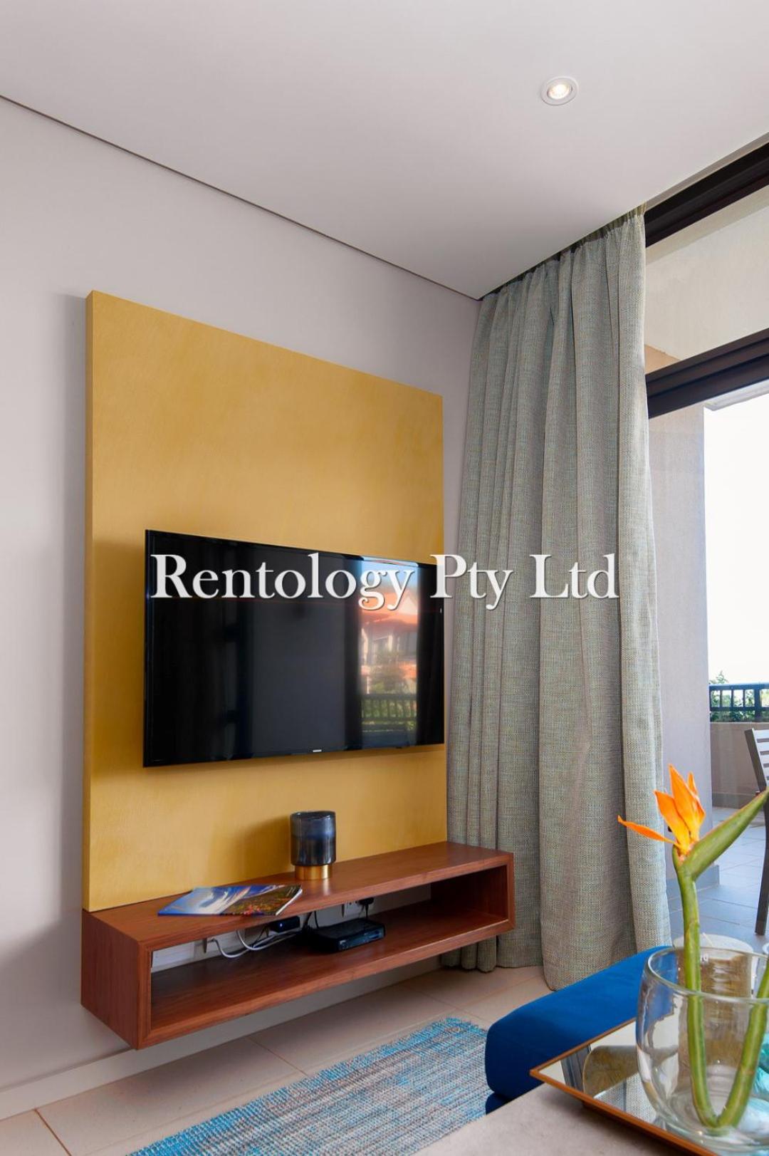 Apartment with Sea View - Photo 13