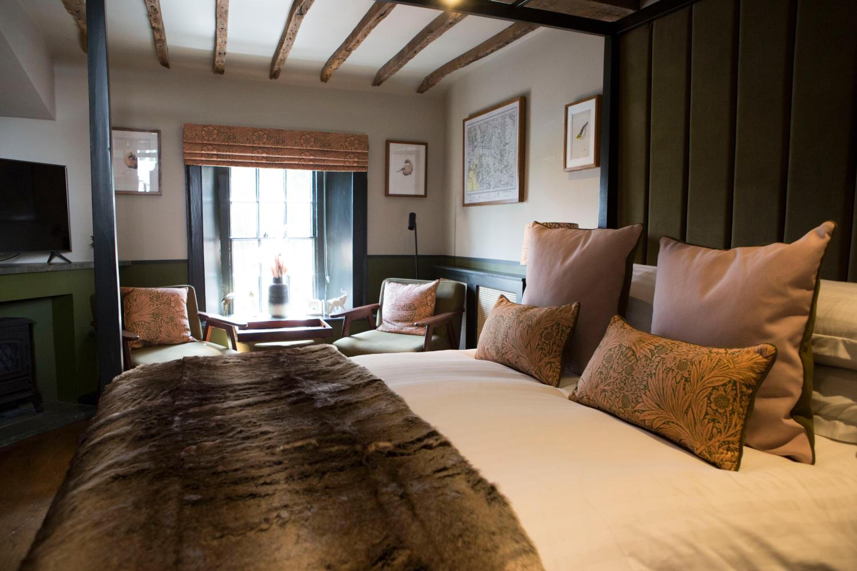 Superior King Suite photo 2