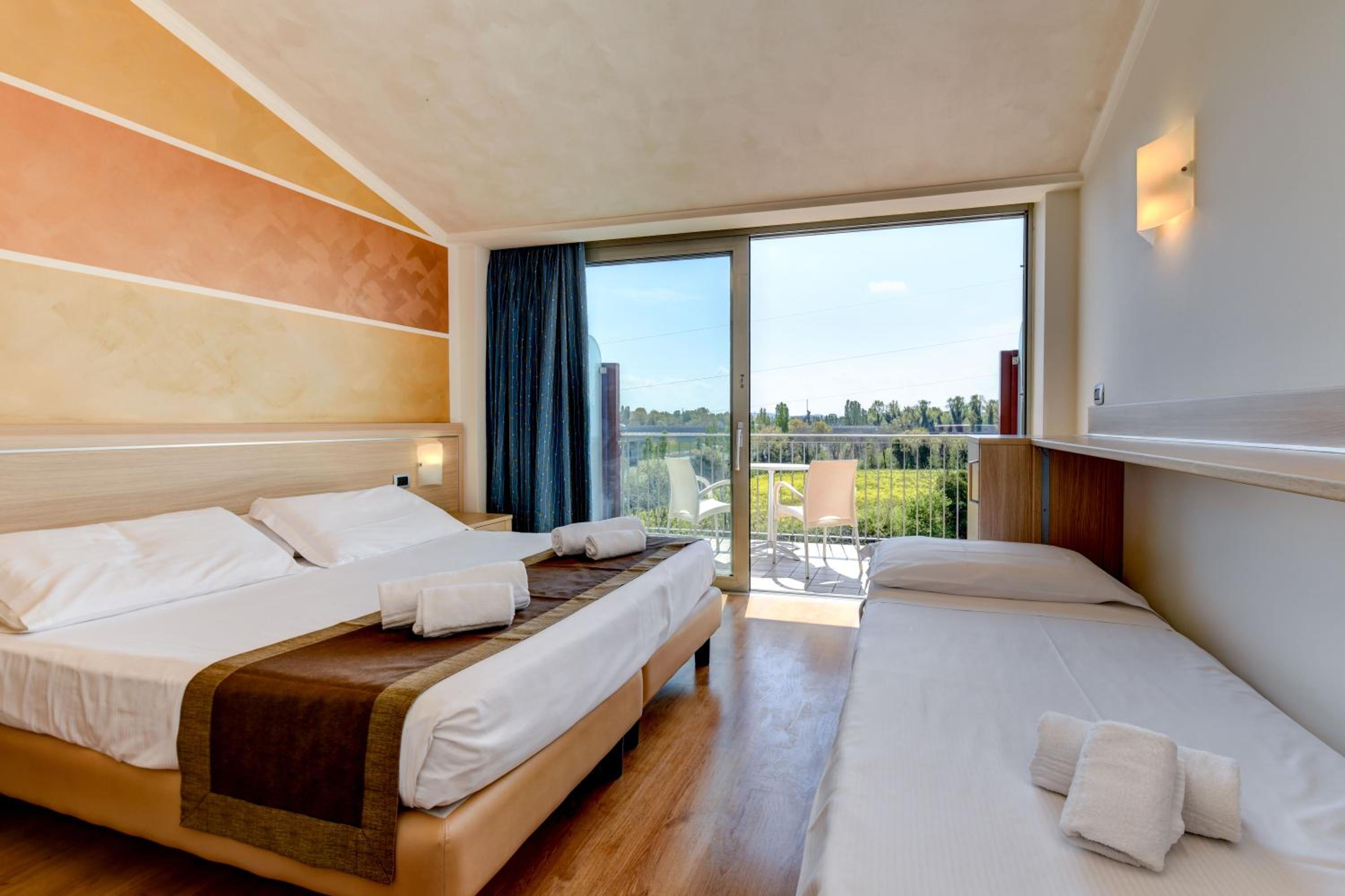 Triple Room with Balcony - Photo 1