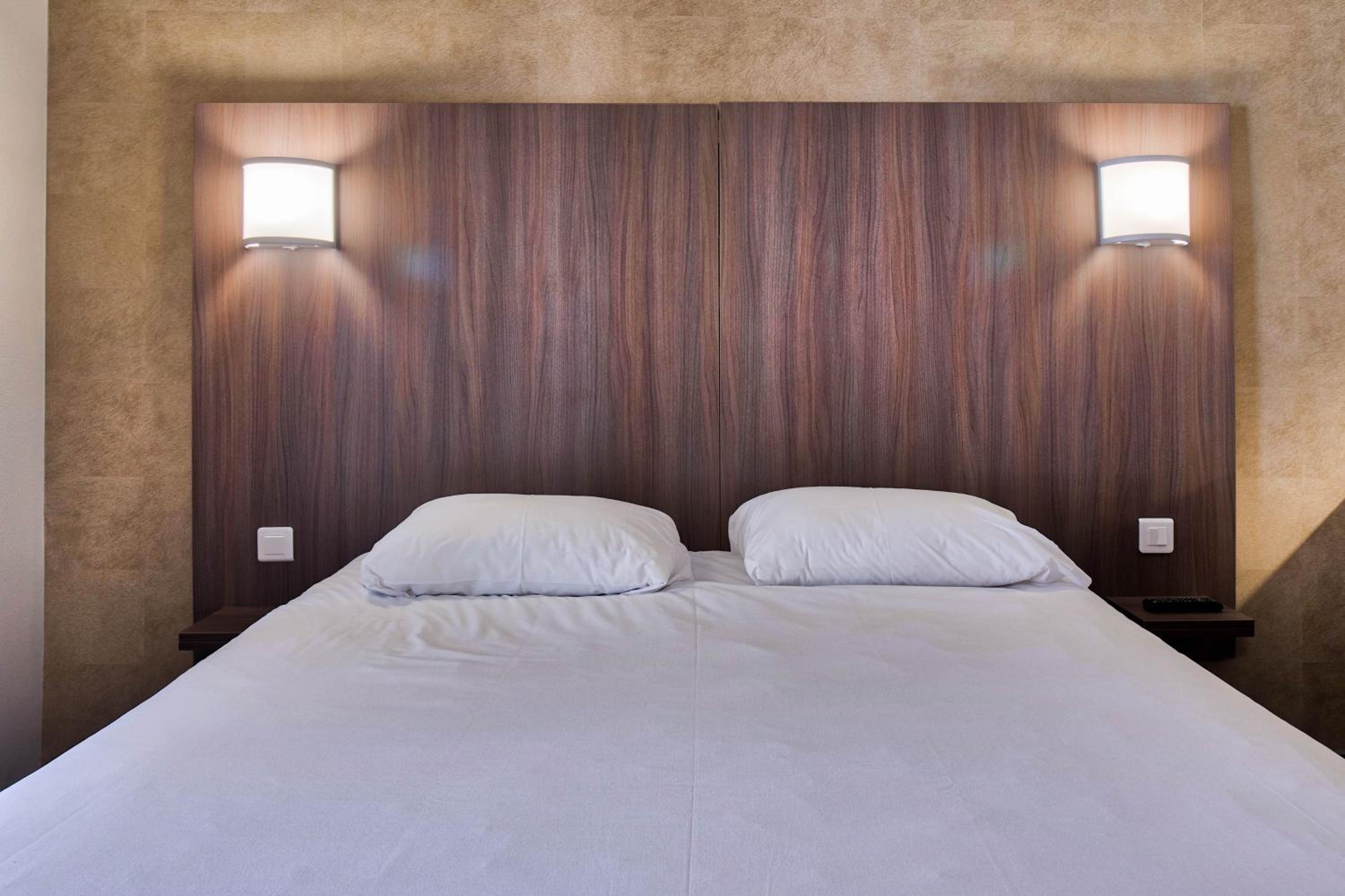 Double Room - Photo 5