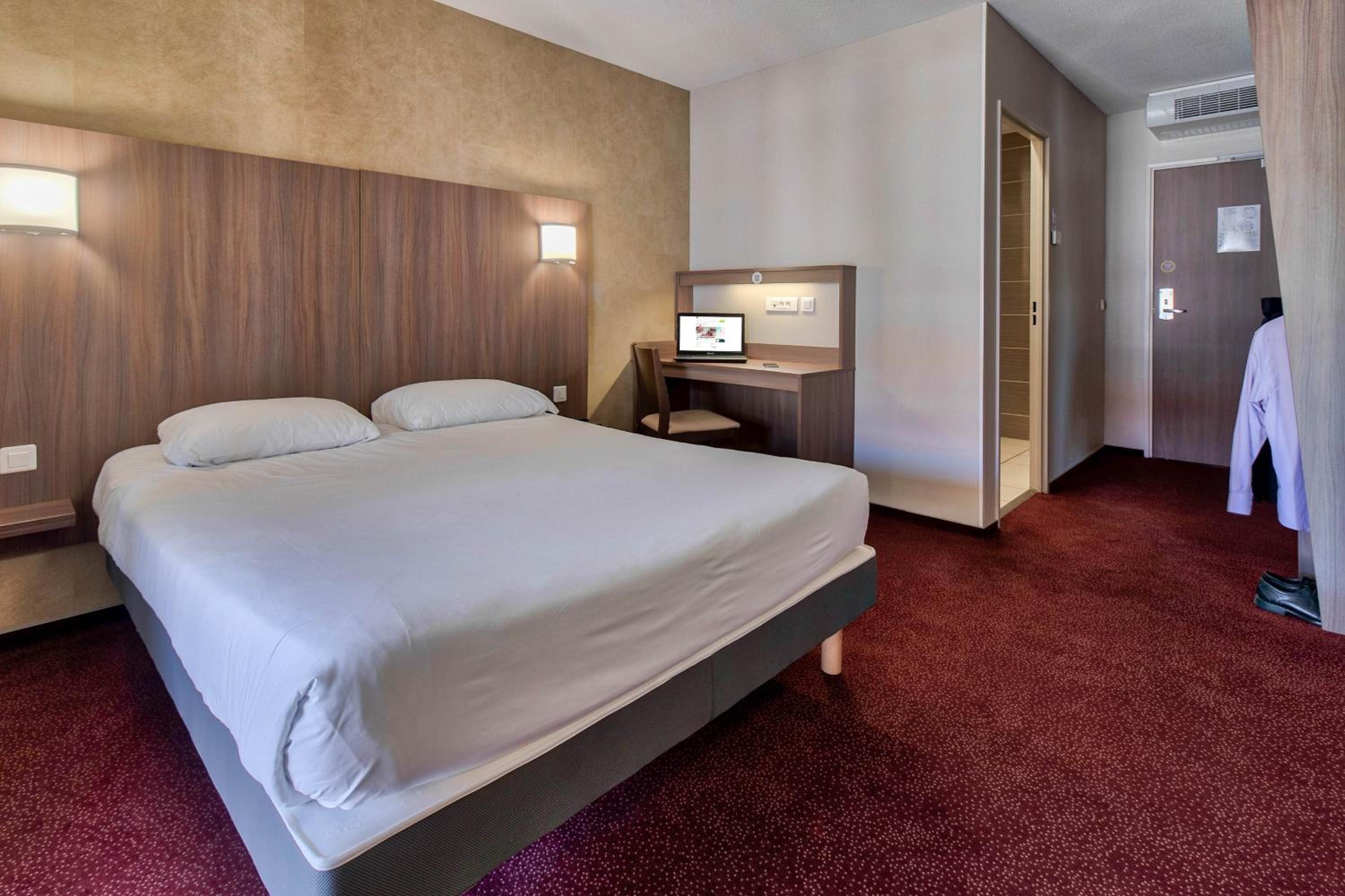 Double Room - Photo 10