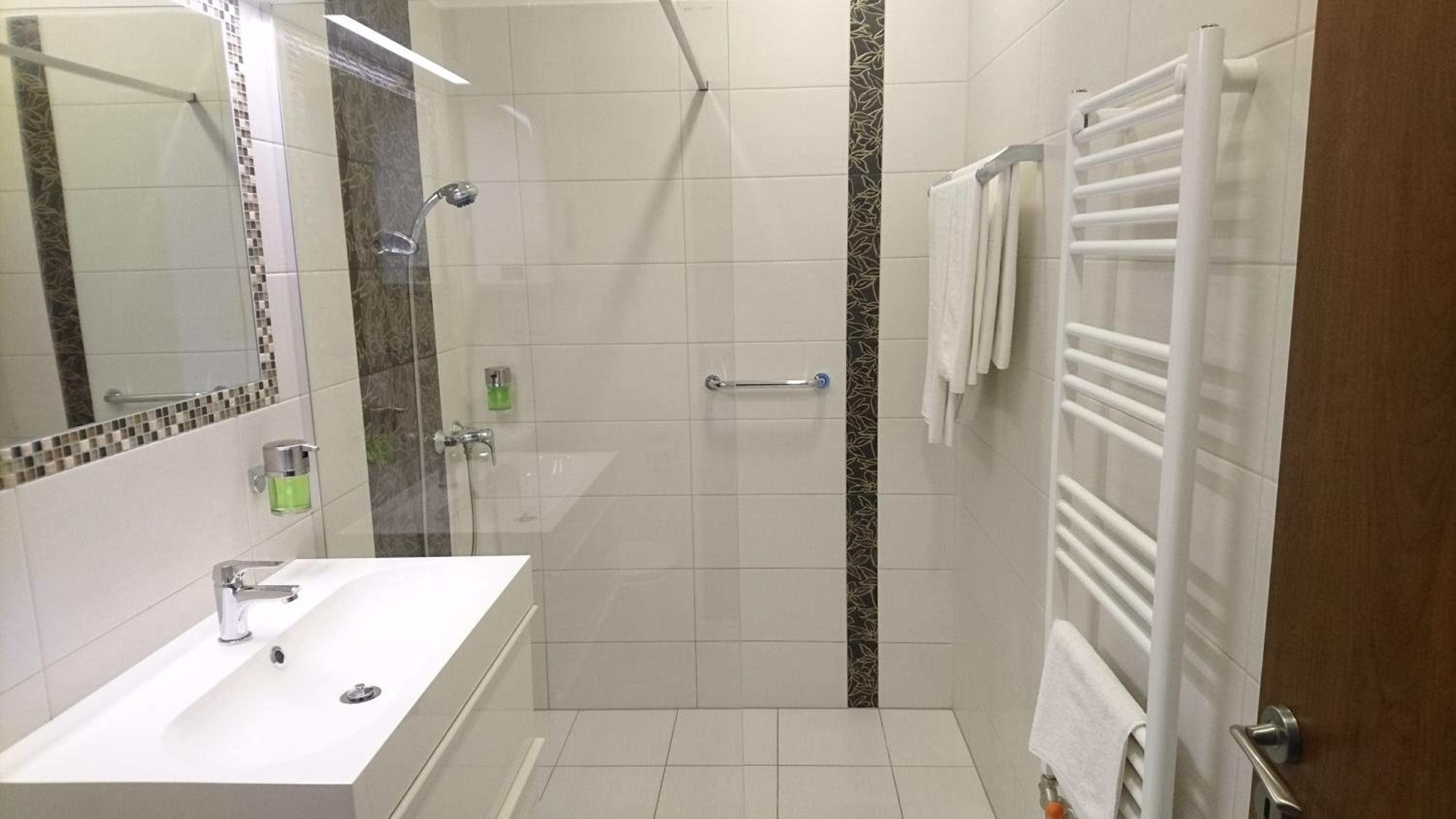 Double Room with Private Bathroom photo 3