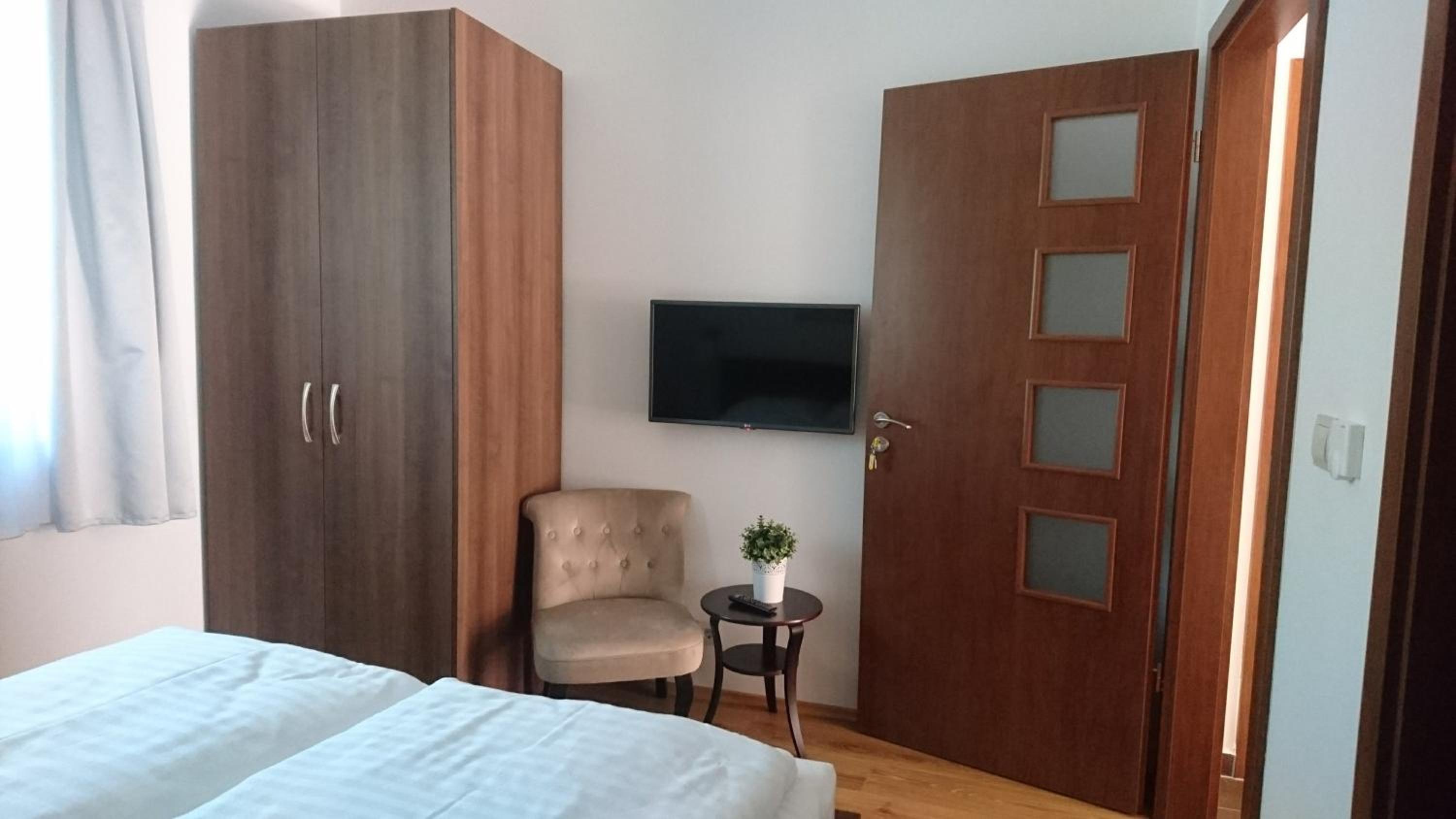 Double Room with Private Bathroom photo 3