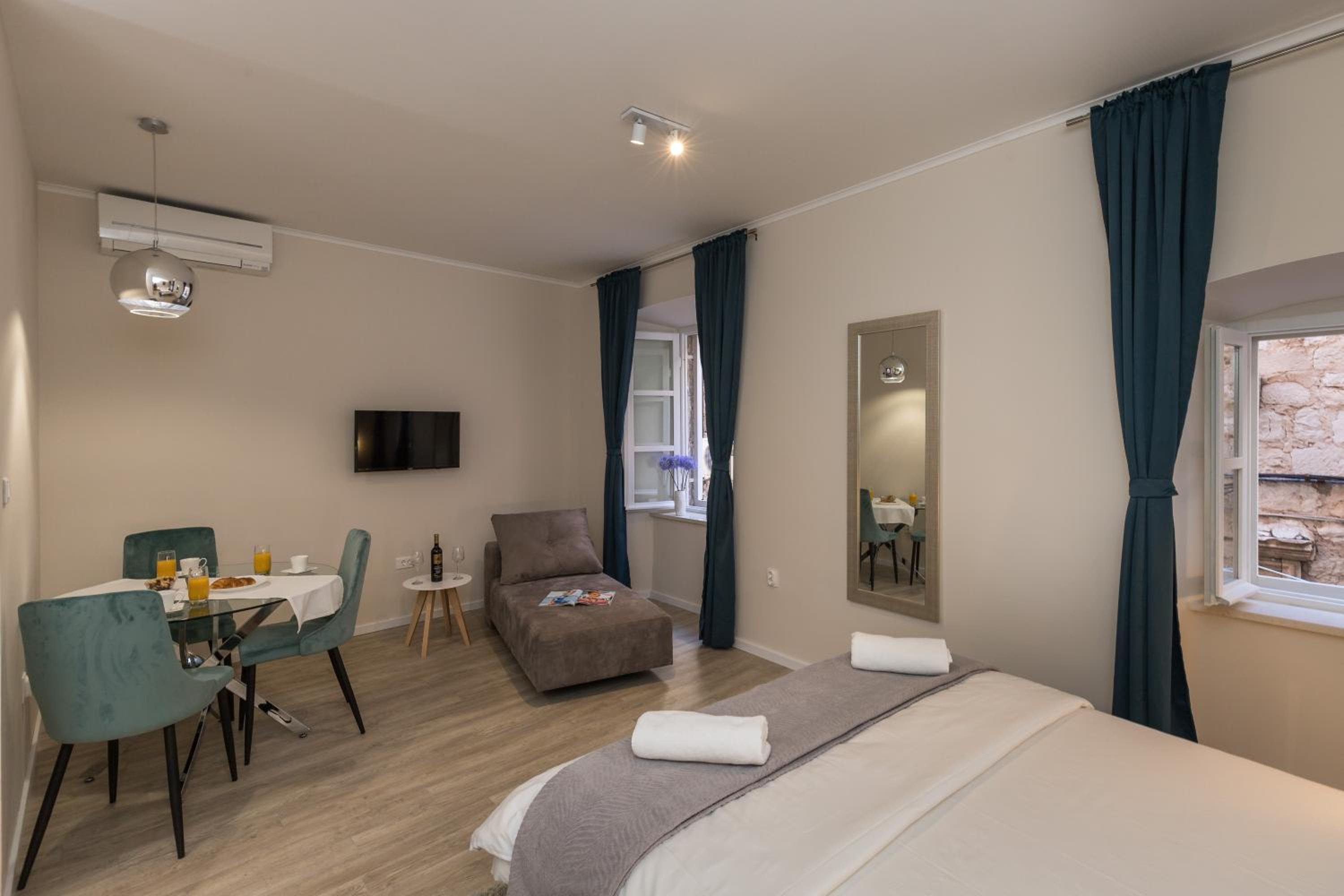 Superior Studio Apartment with City View