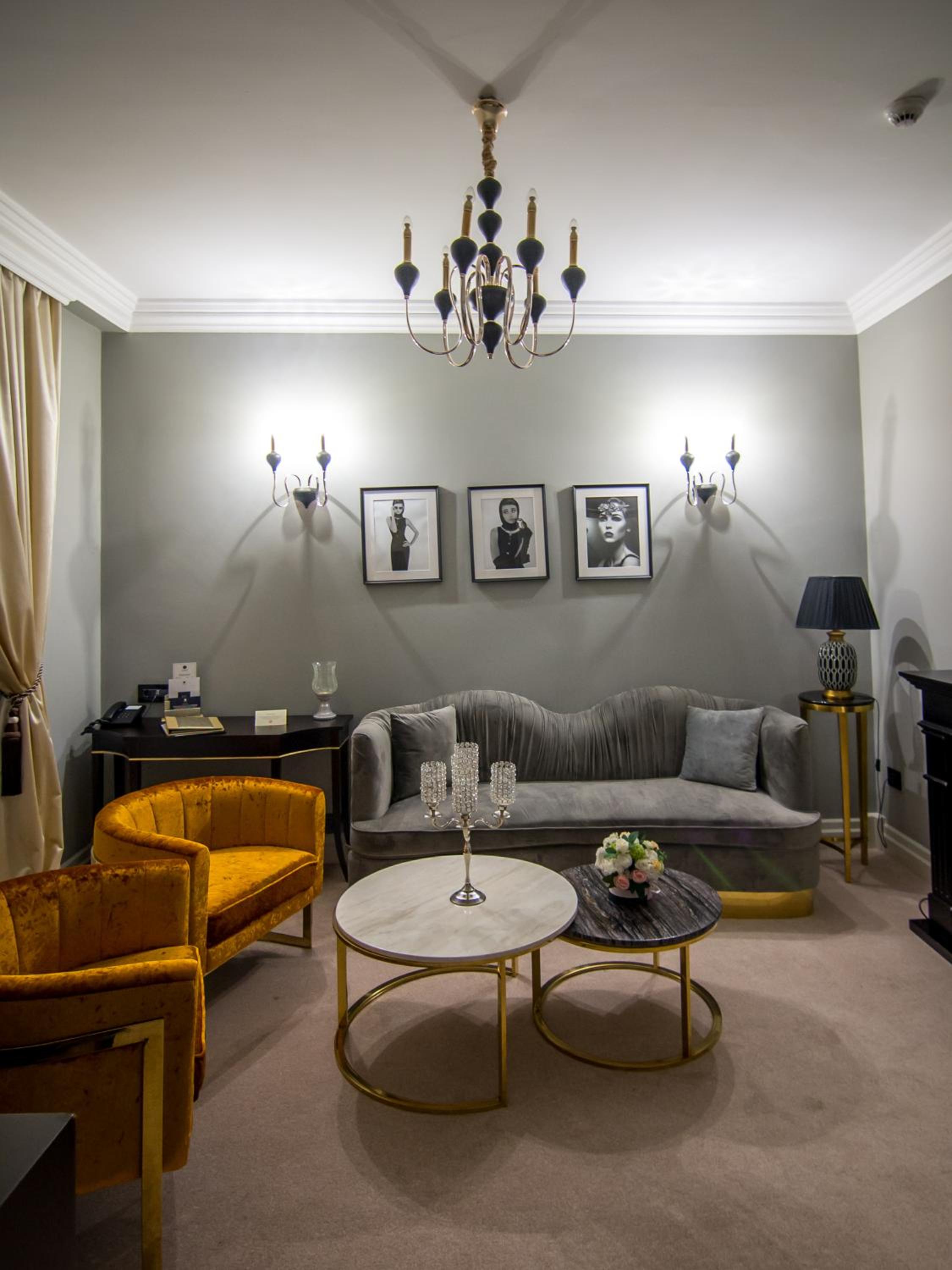 Executive Suite - Photo 15