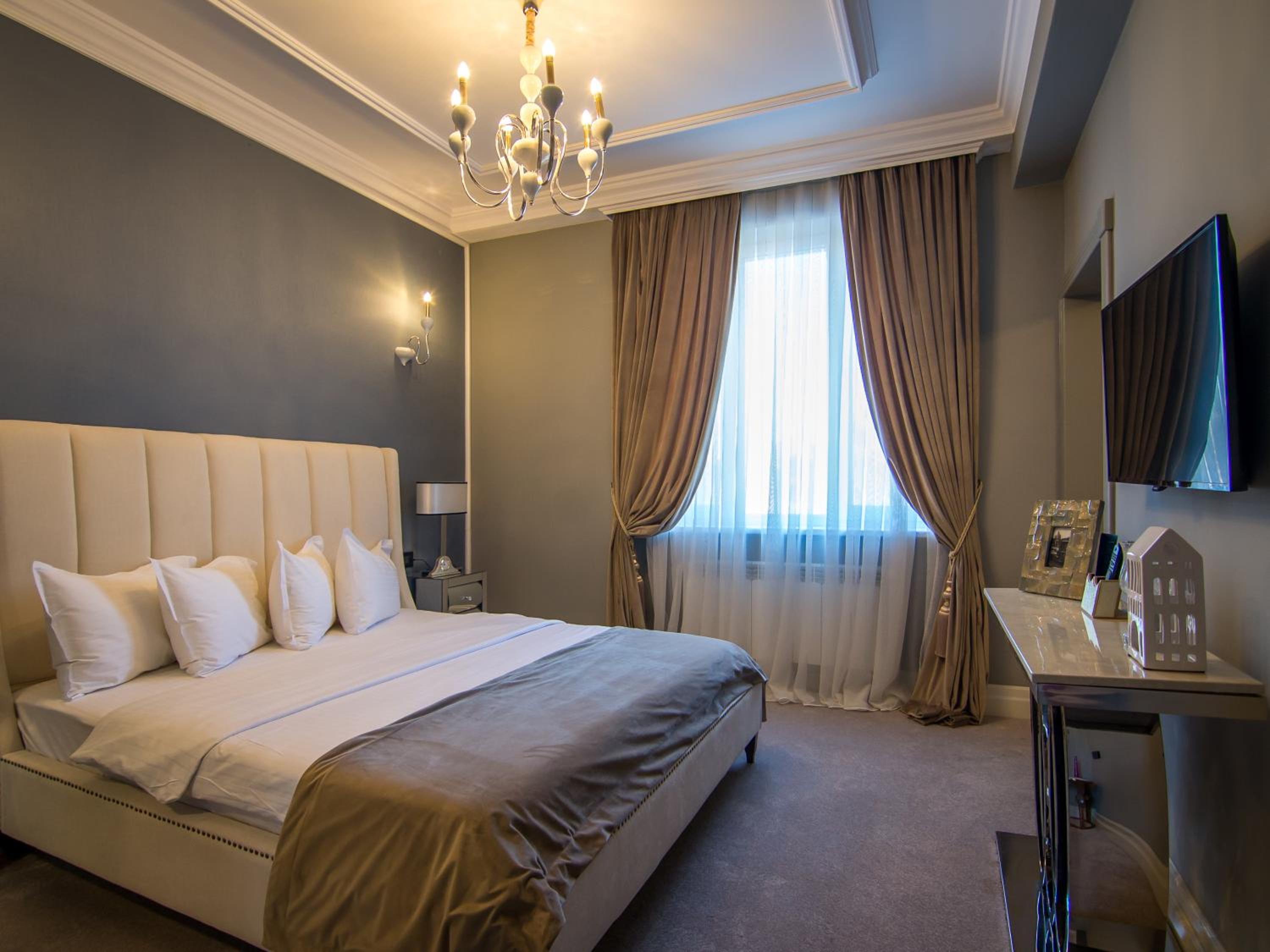 Executive Suite - Photo 7