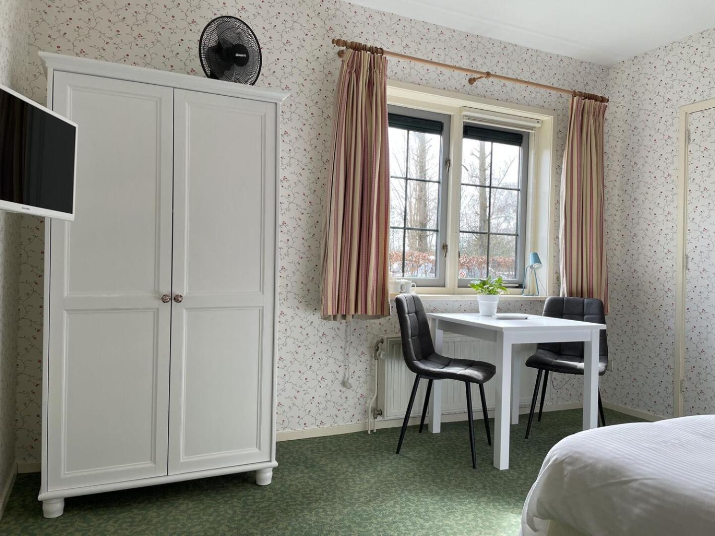 Double Room with Private Bathroom photo 3