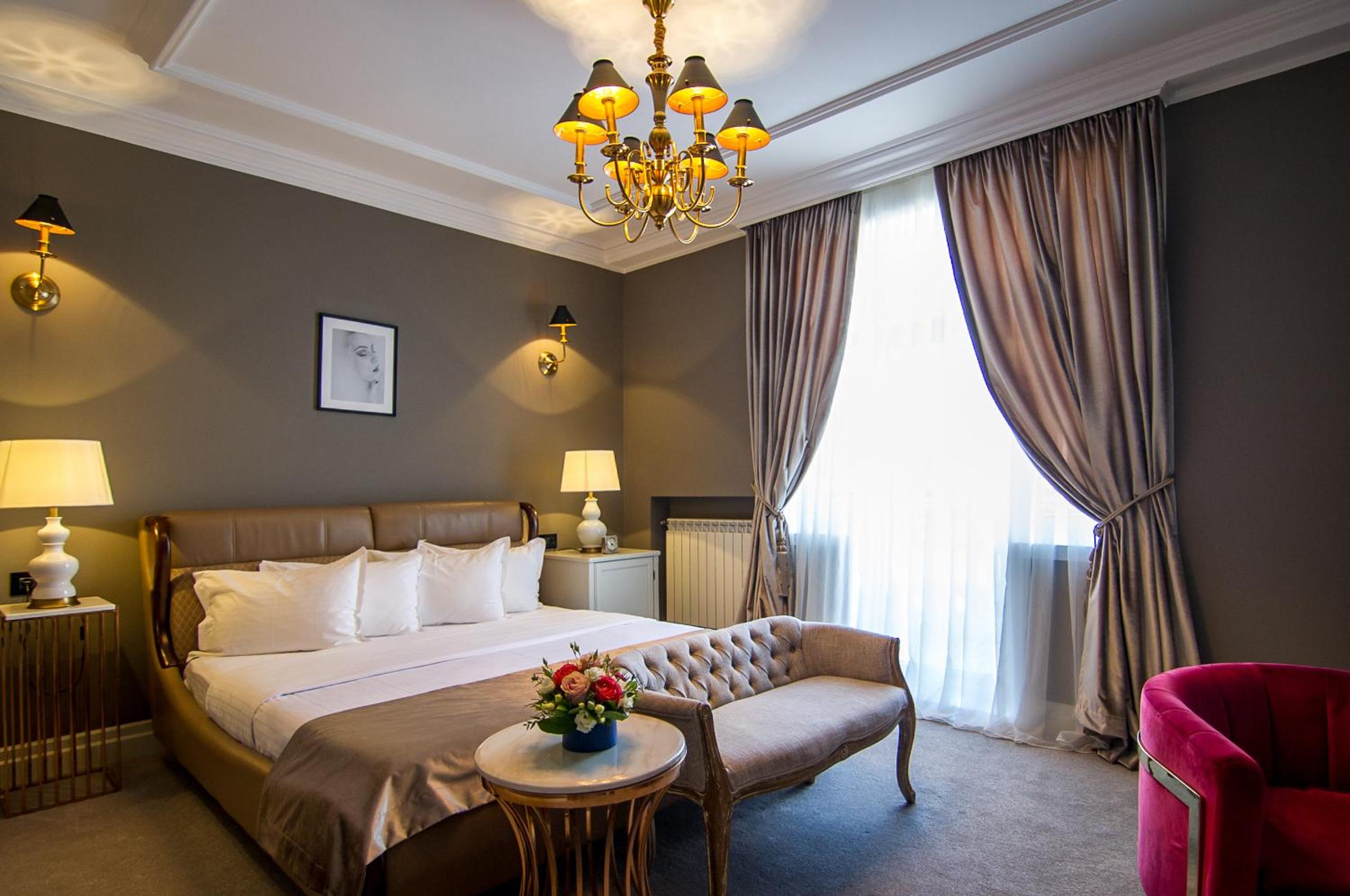 Deluxe King Room - Photo 26