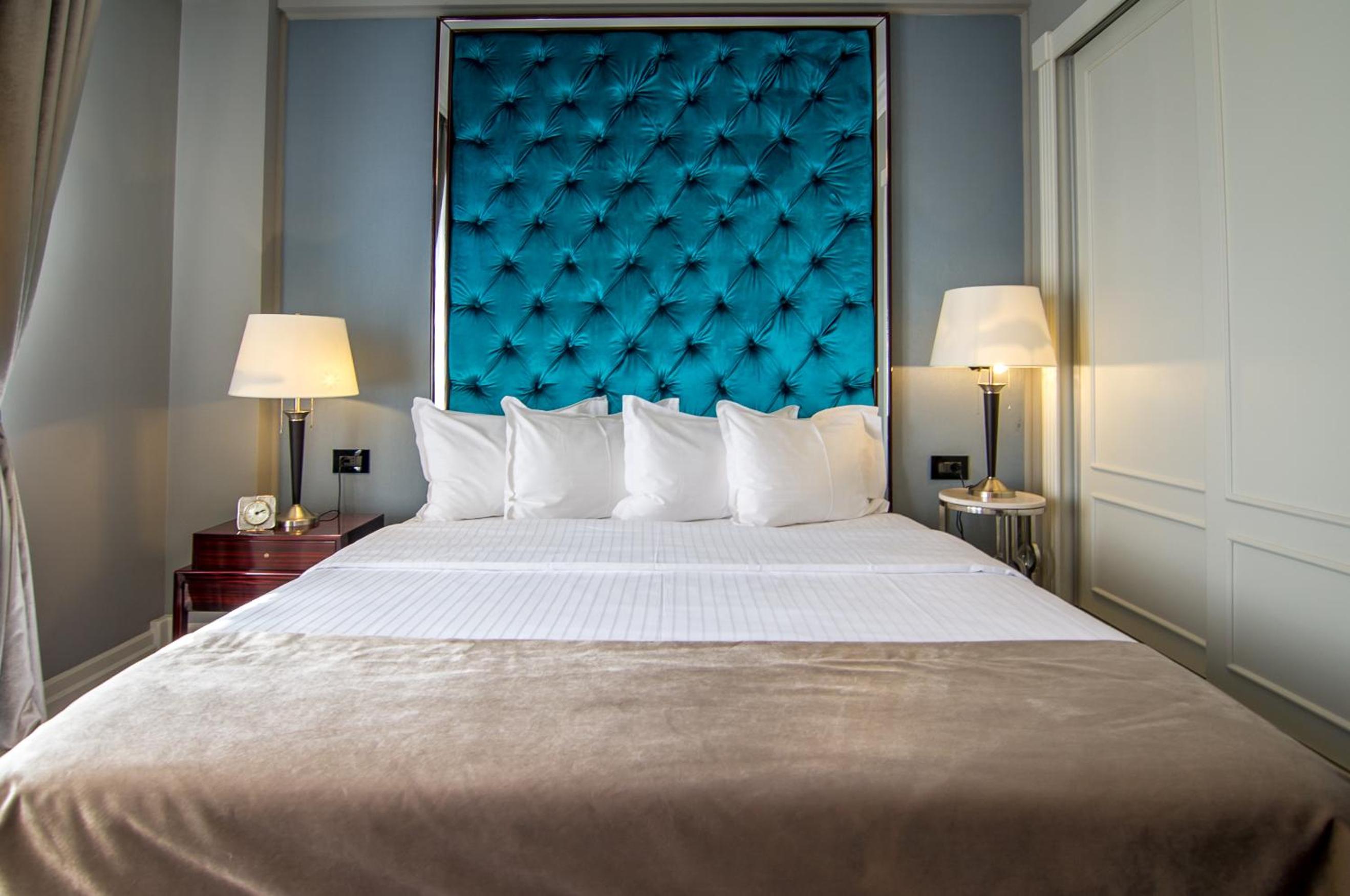 Deluxe King Room - Photo 28