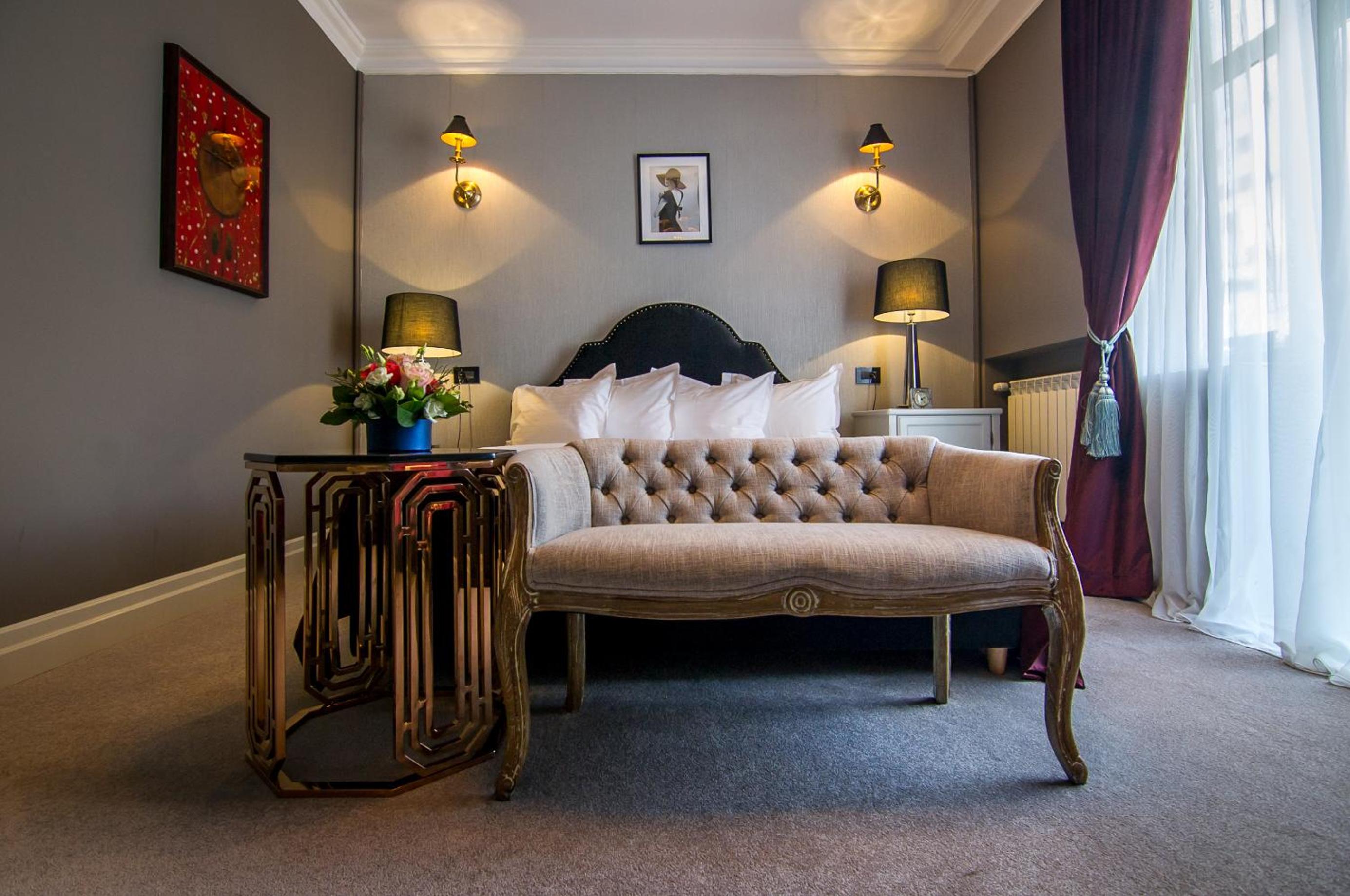 Deluxe King Room - Photo 30