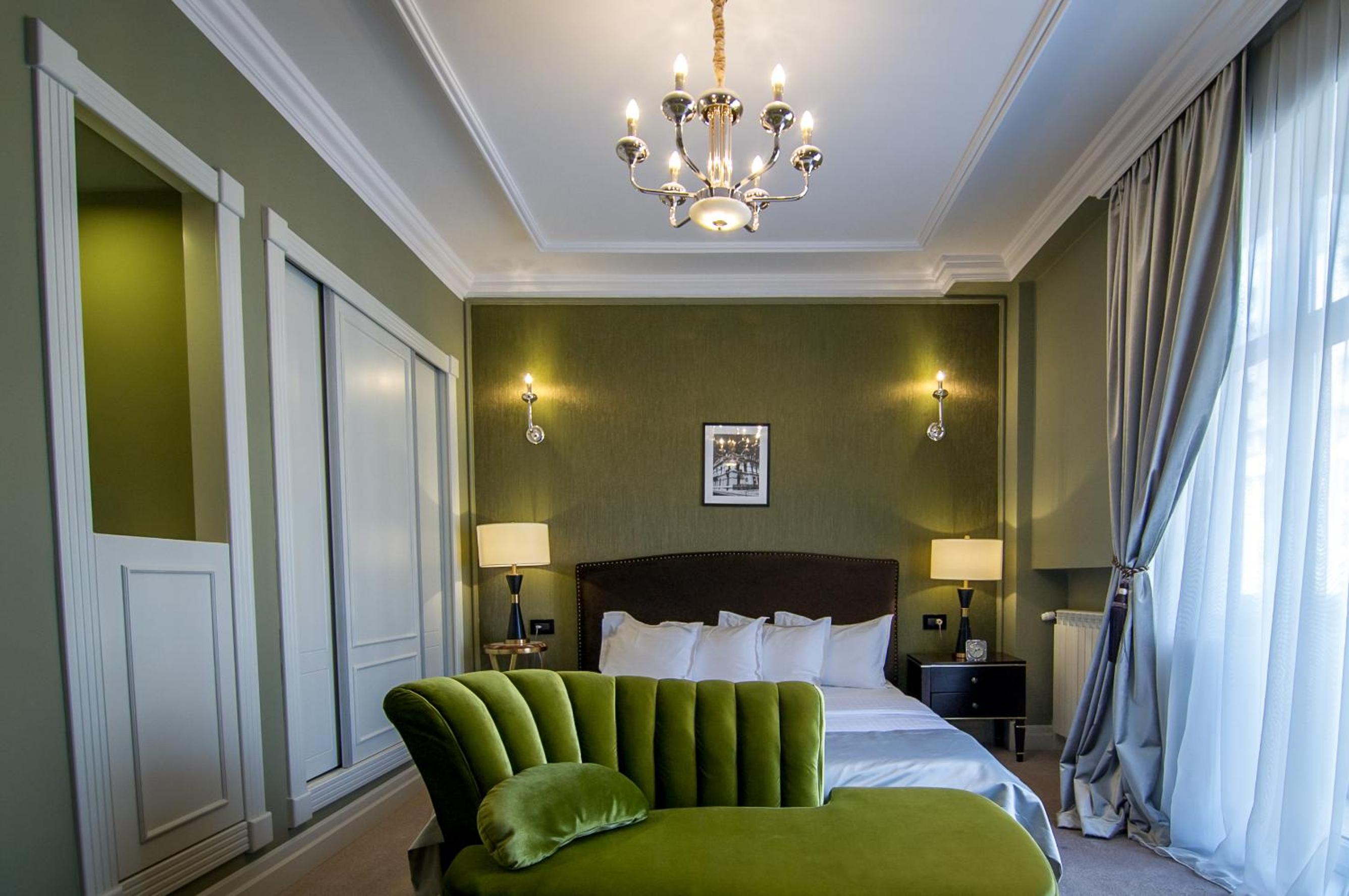 Deluxe King Room - Photo 32