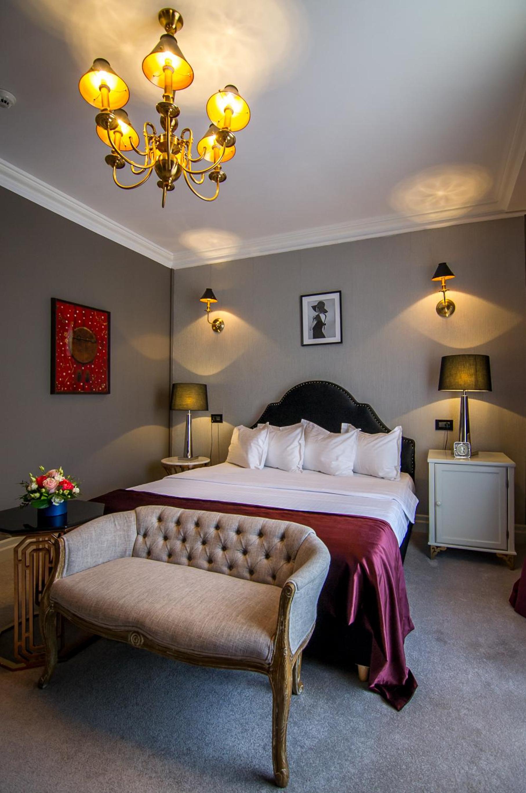Deluxe King Room - Photo 33