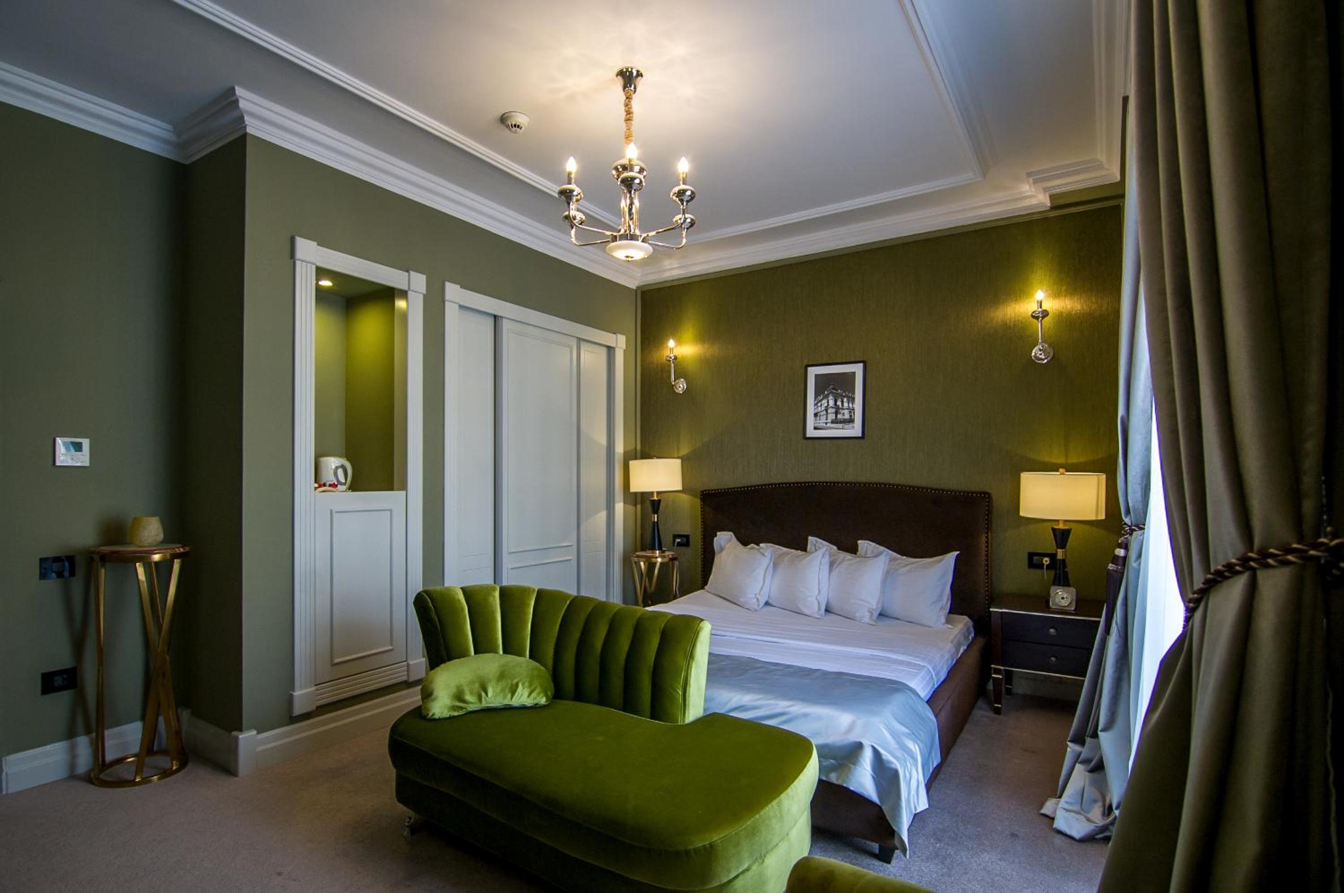 Deluxe King Room - Photo 35