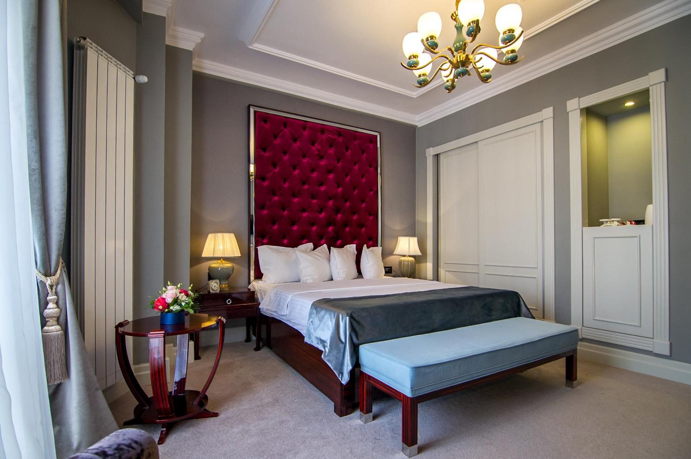 Deluxe King Room - Photo 38
