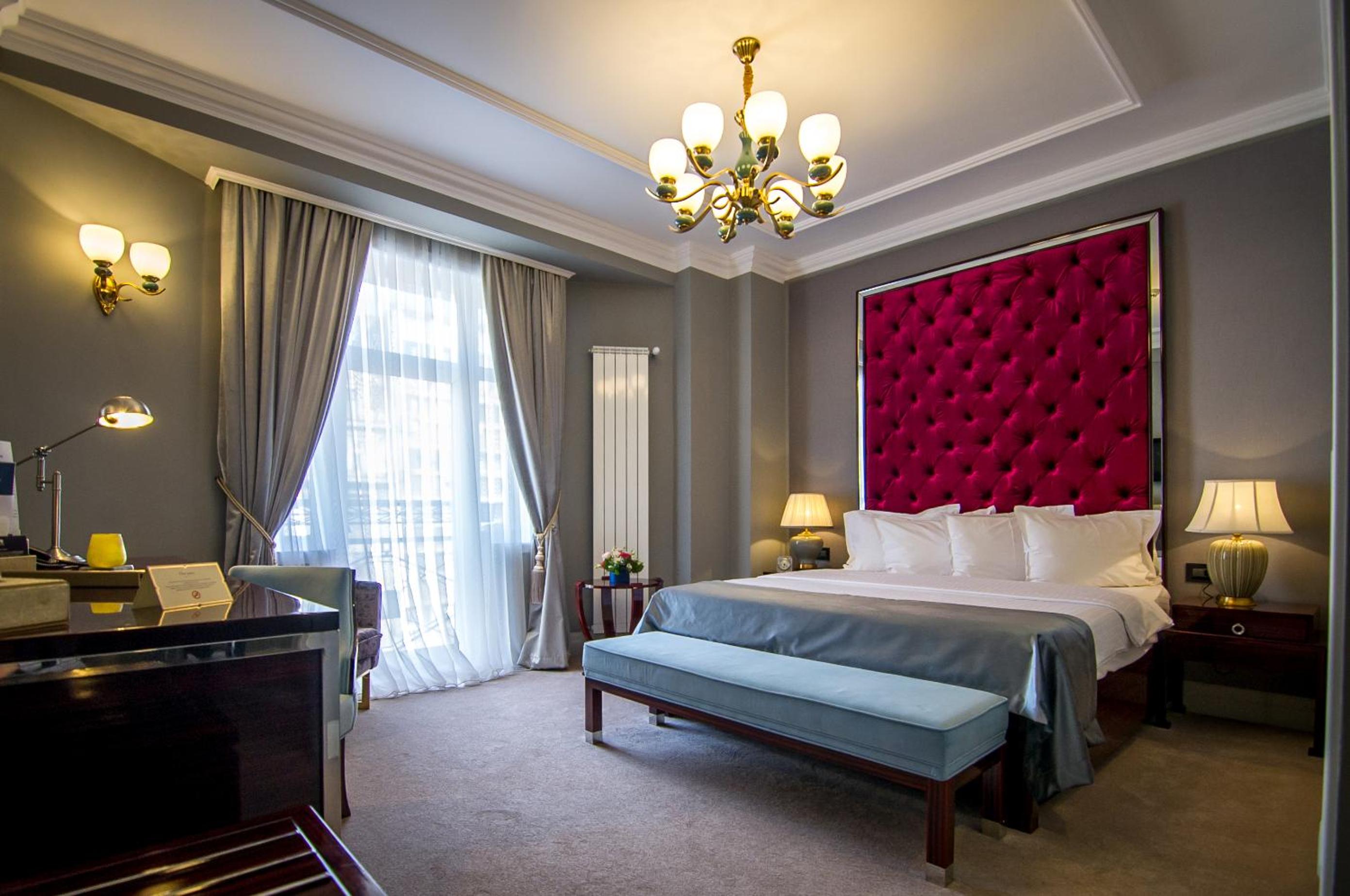 Deluxe King Room - Photo 37