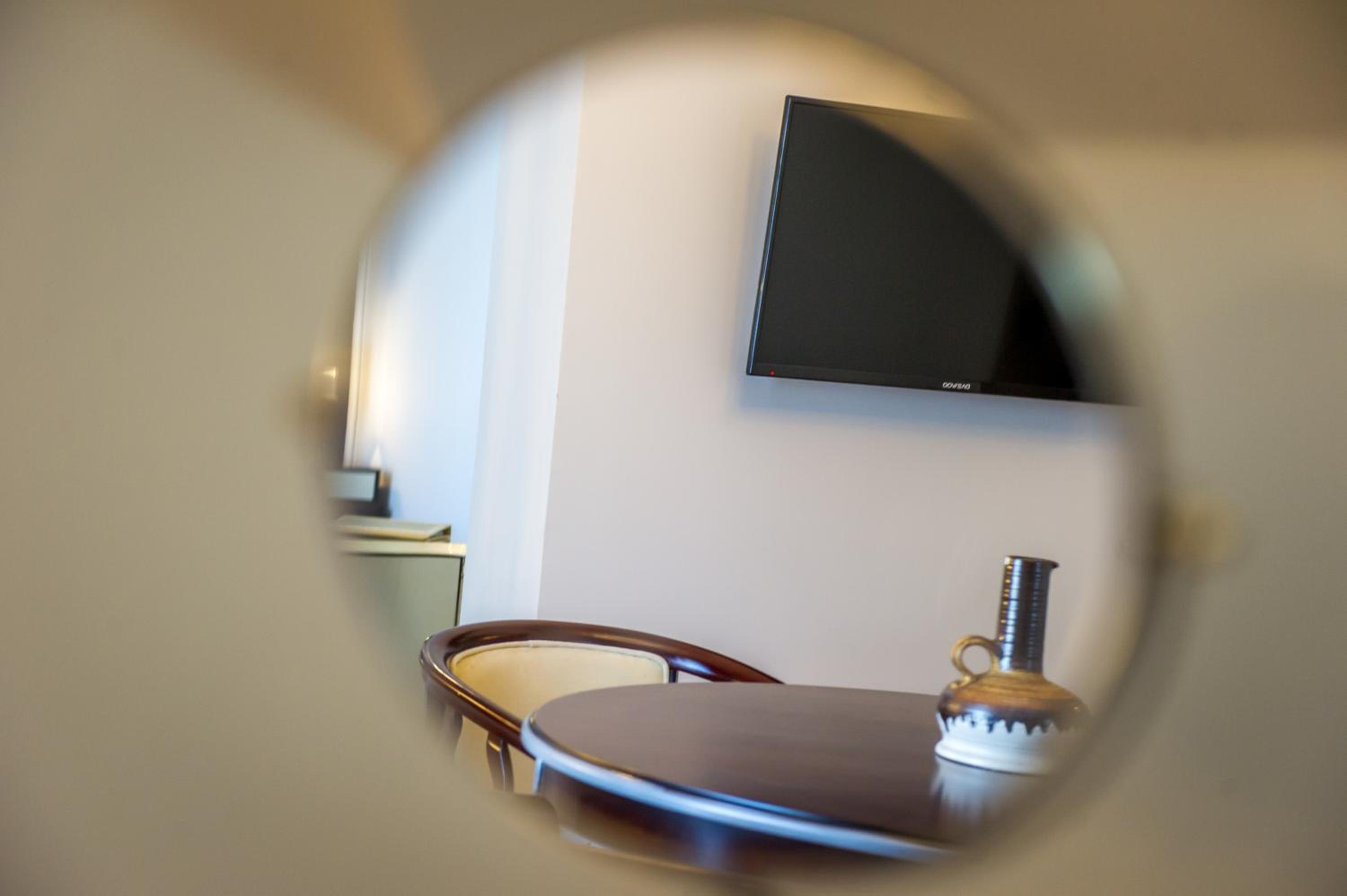 Two-Bedroom Apartment - Photo 3