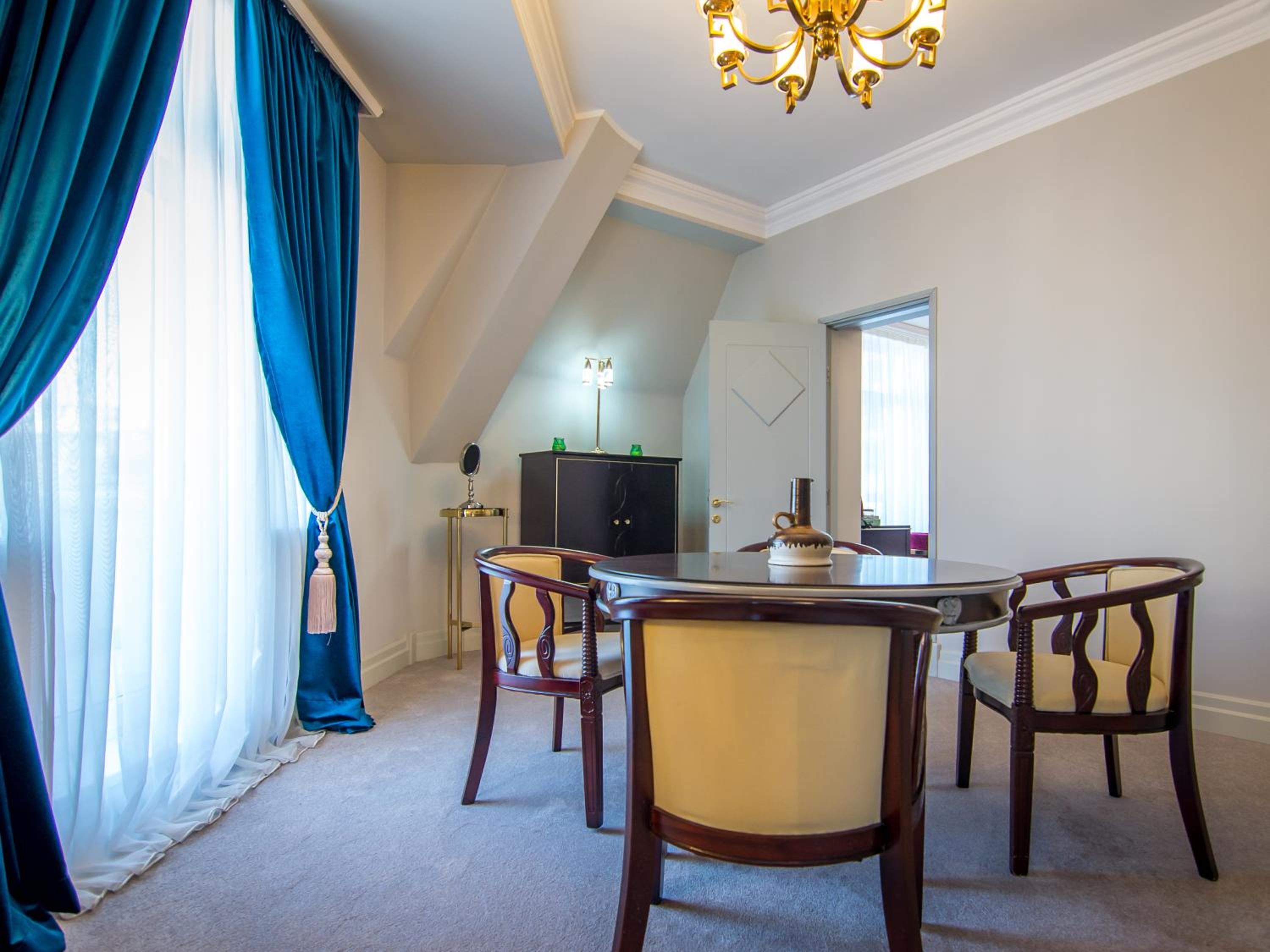 Two-Bedroom Apartment - Photo 15