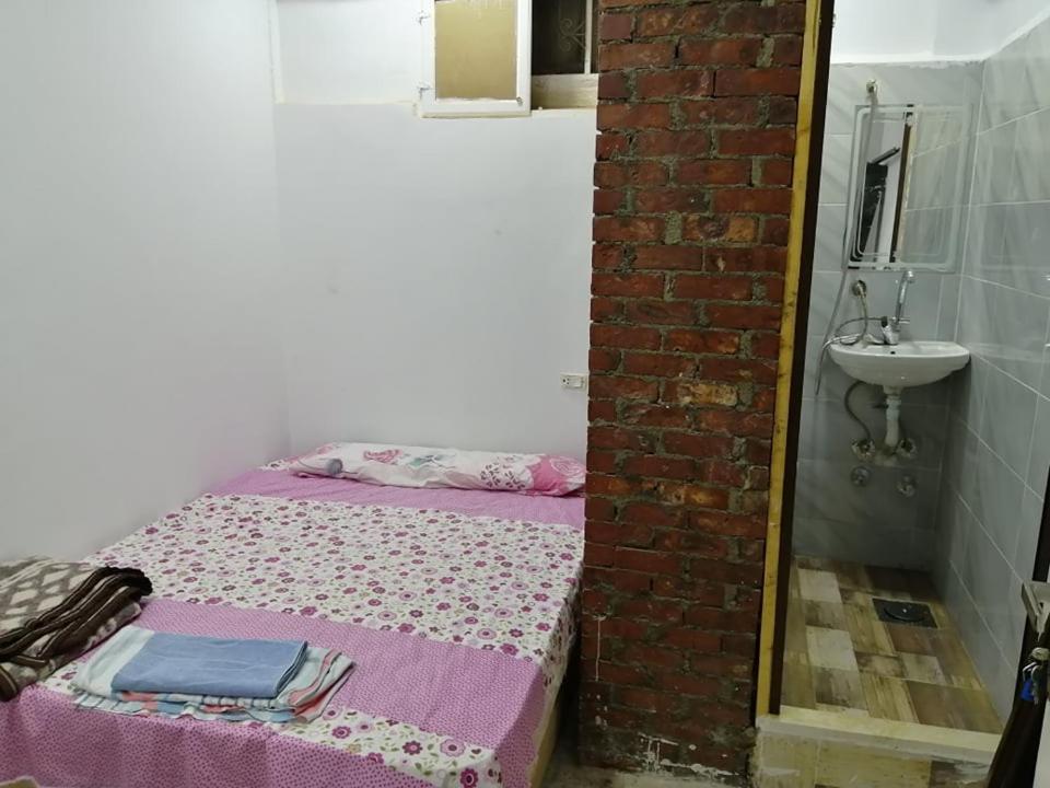 Double Room with Private Bathroom - Photo 1
