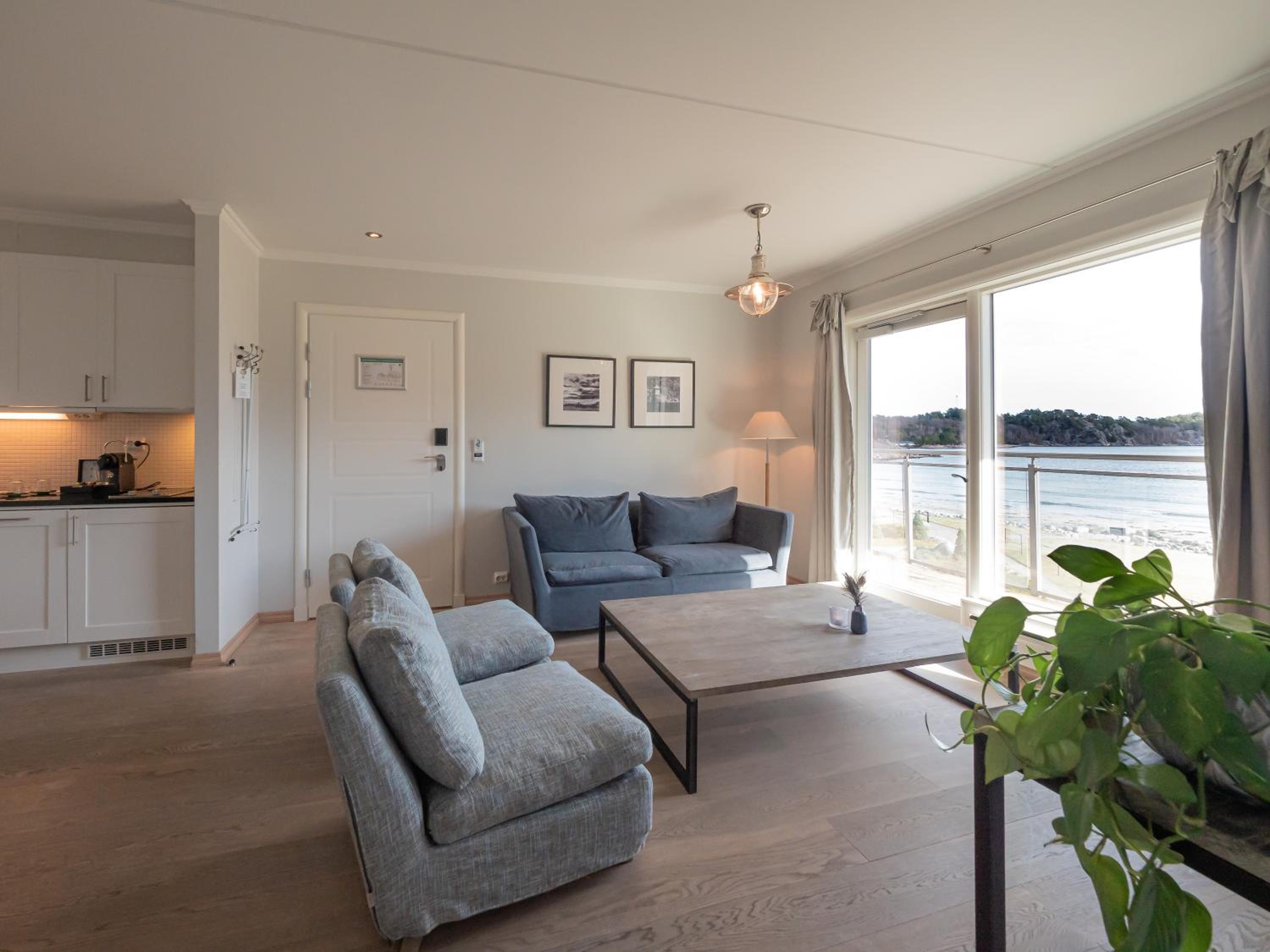 Apartment with Sea View - Photo 2