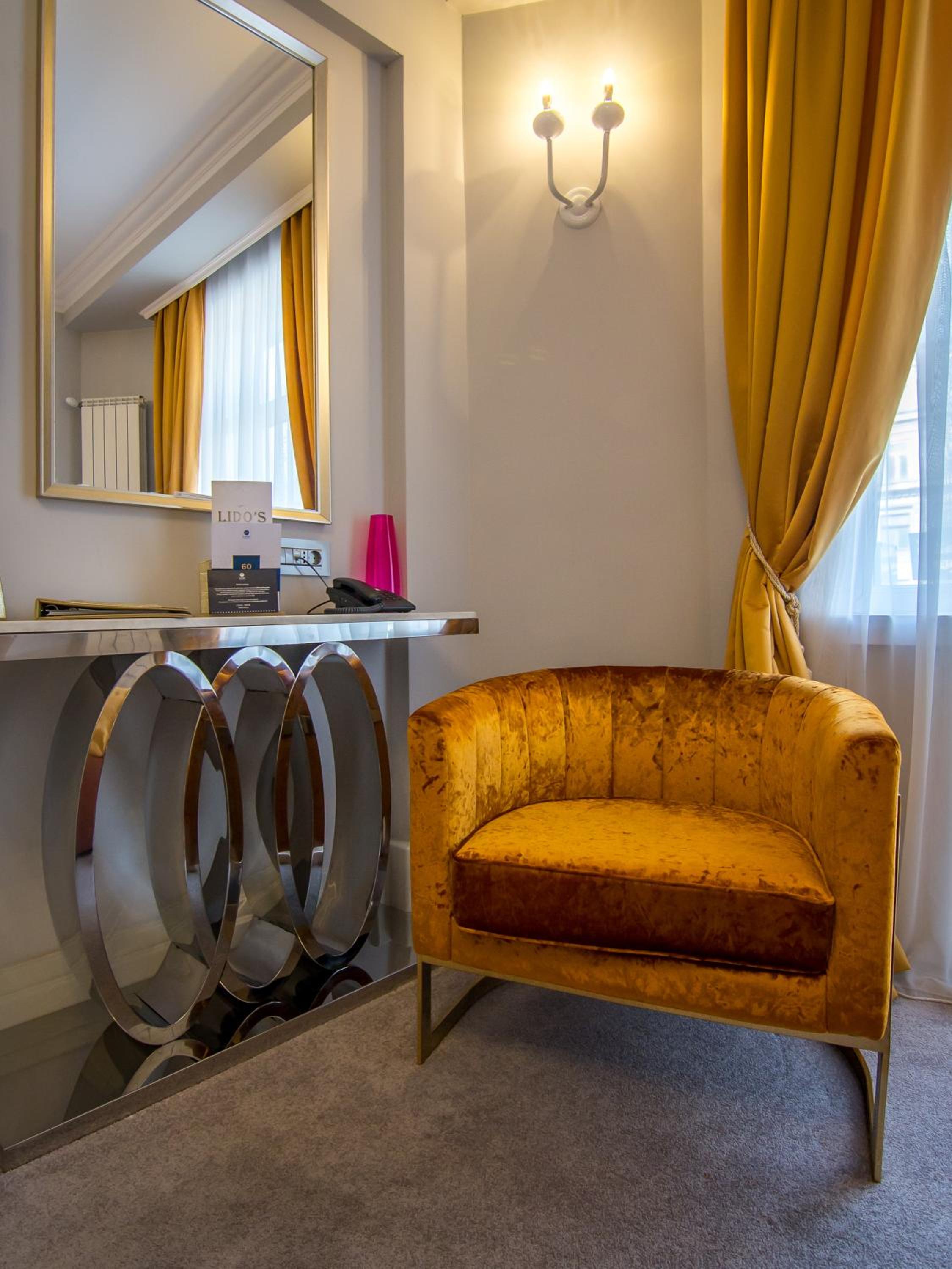 Deluxe Twin Room - Photo 12