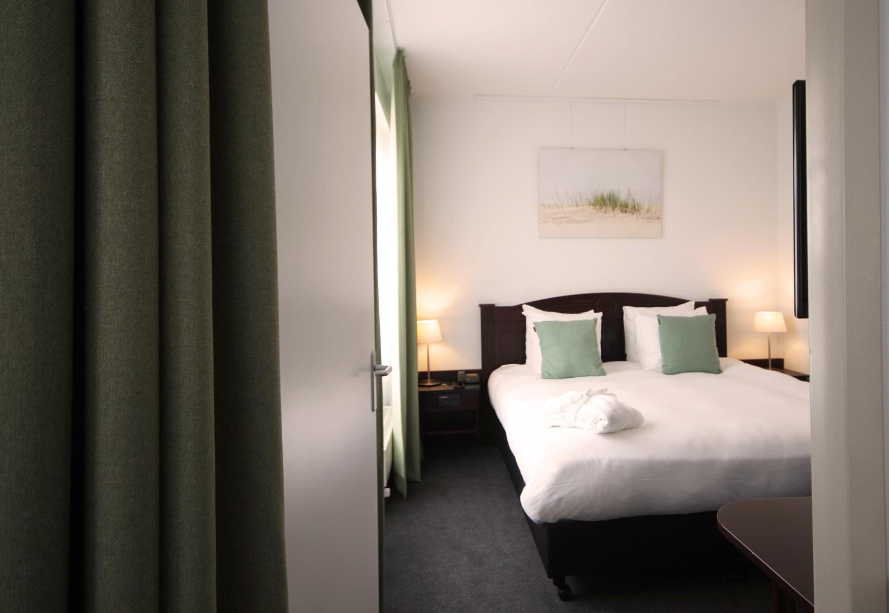Suite - Photo 2