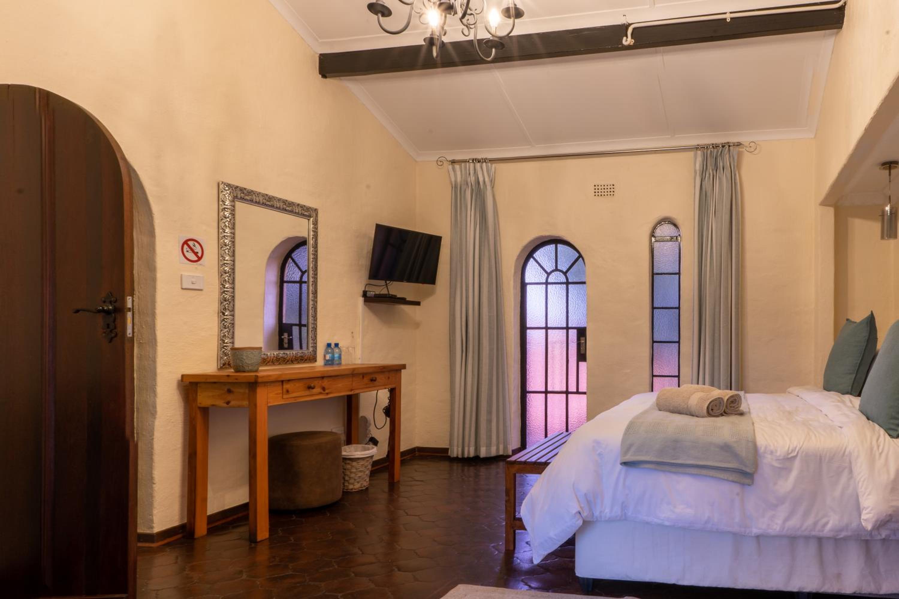 King Room with Pool View photo 1