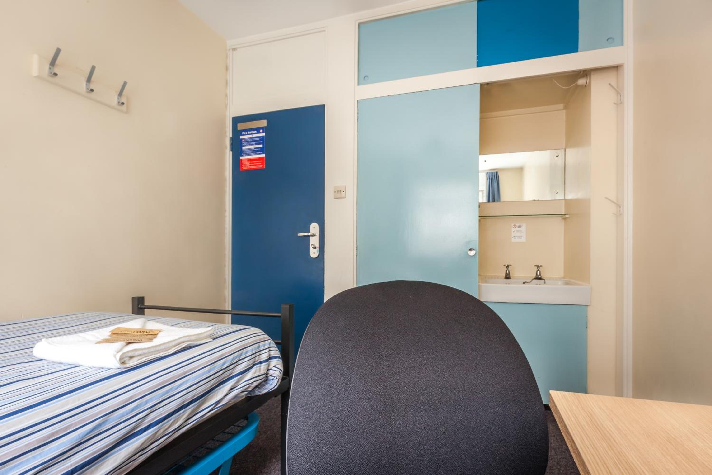Standard Single Room with Shared Bathroom photo 1