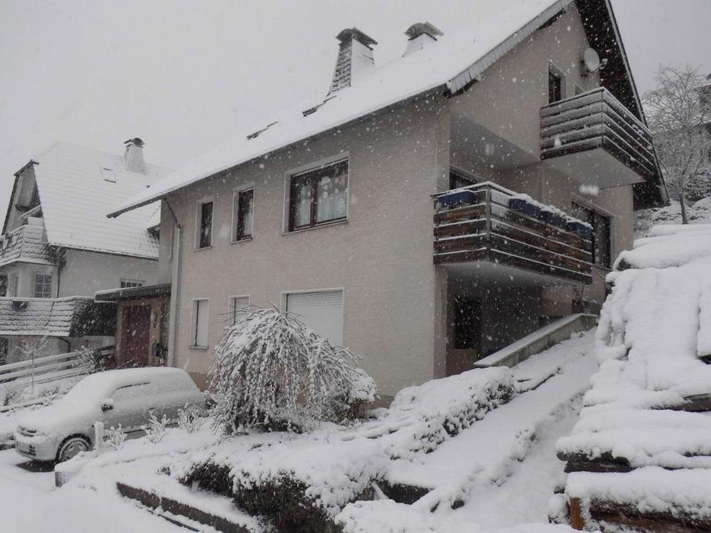 Two-Bedroom Deluxe Apartment with Balcony photo 3