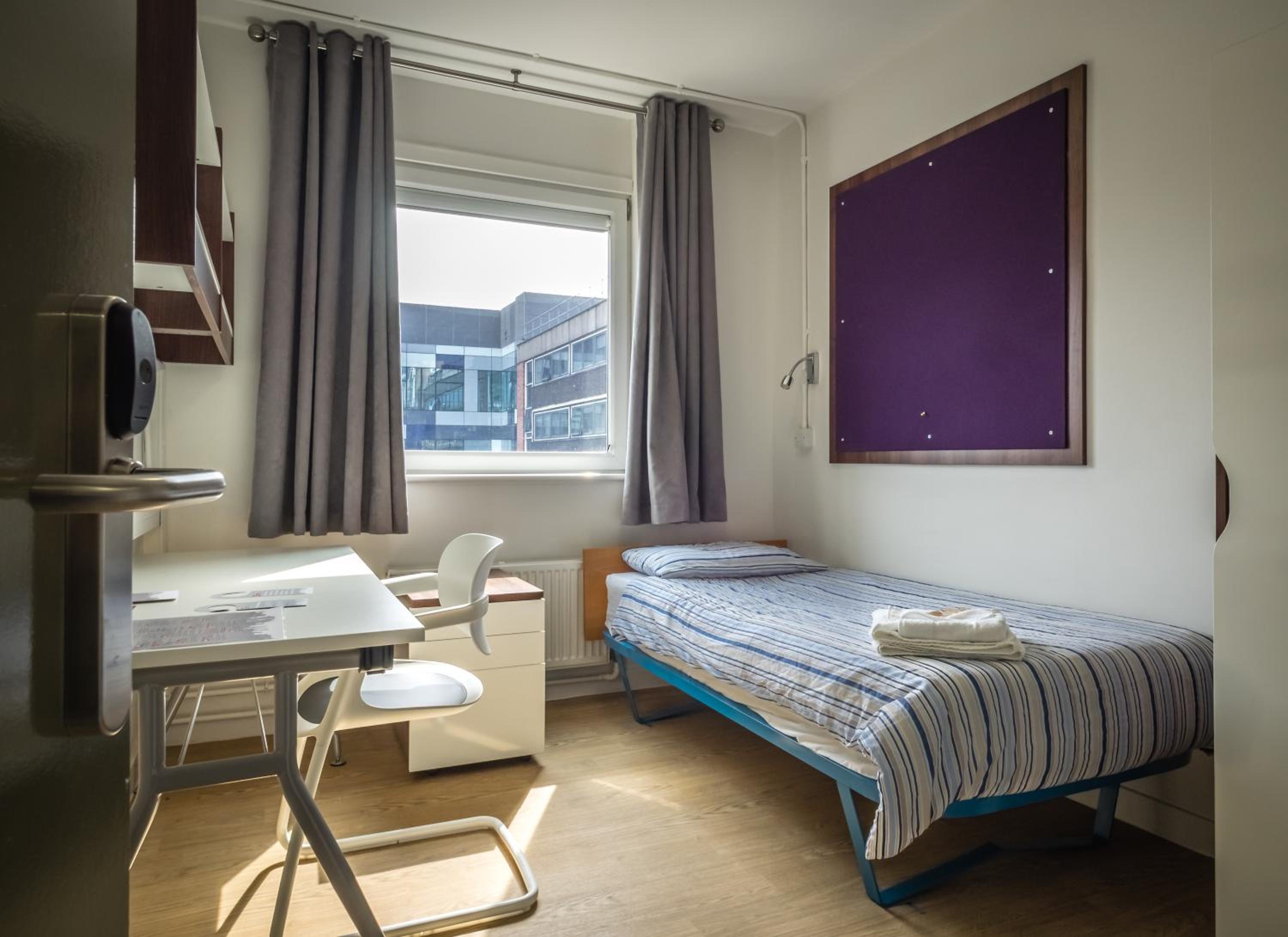 Standard Single Room with Shared Bathroom photo 3