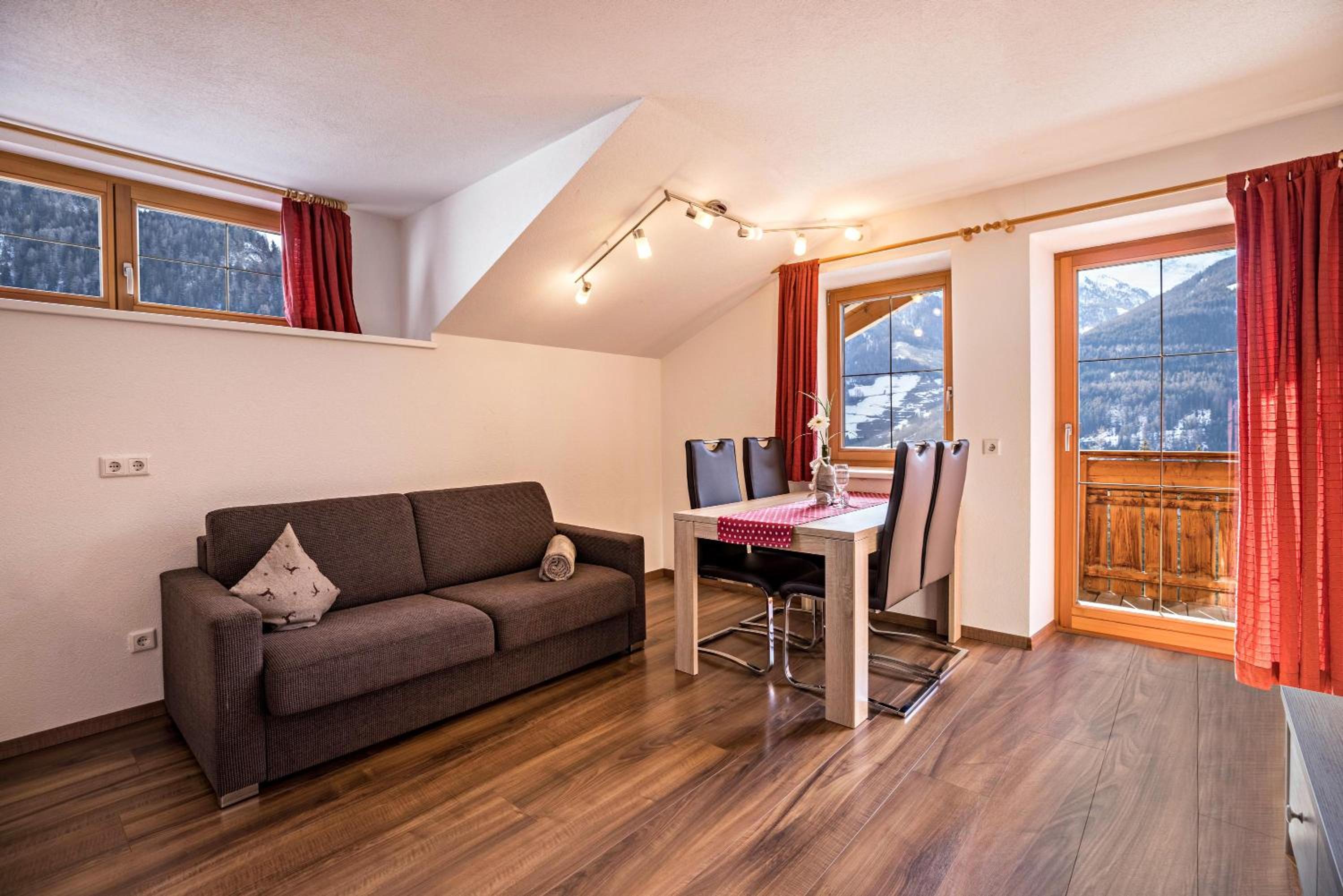 Superior One-Bedroom Apartment with Balcony