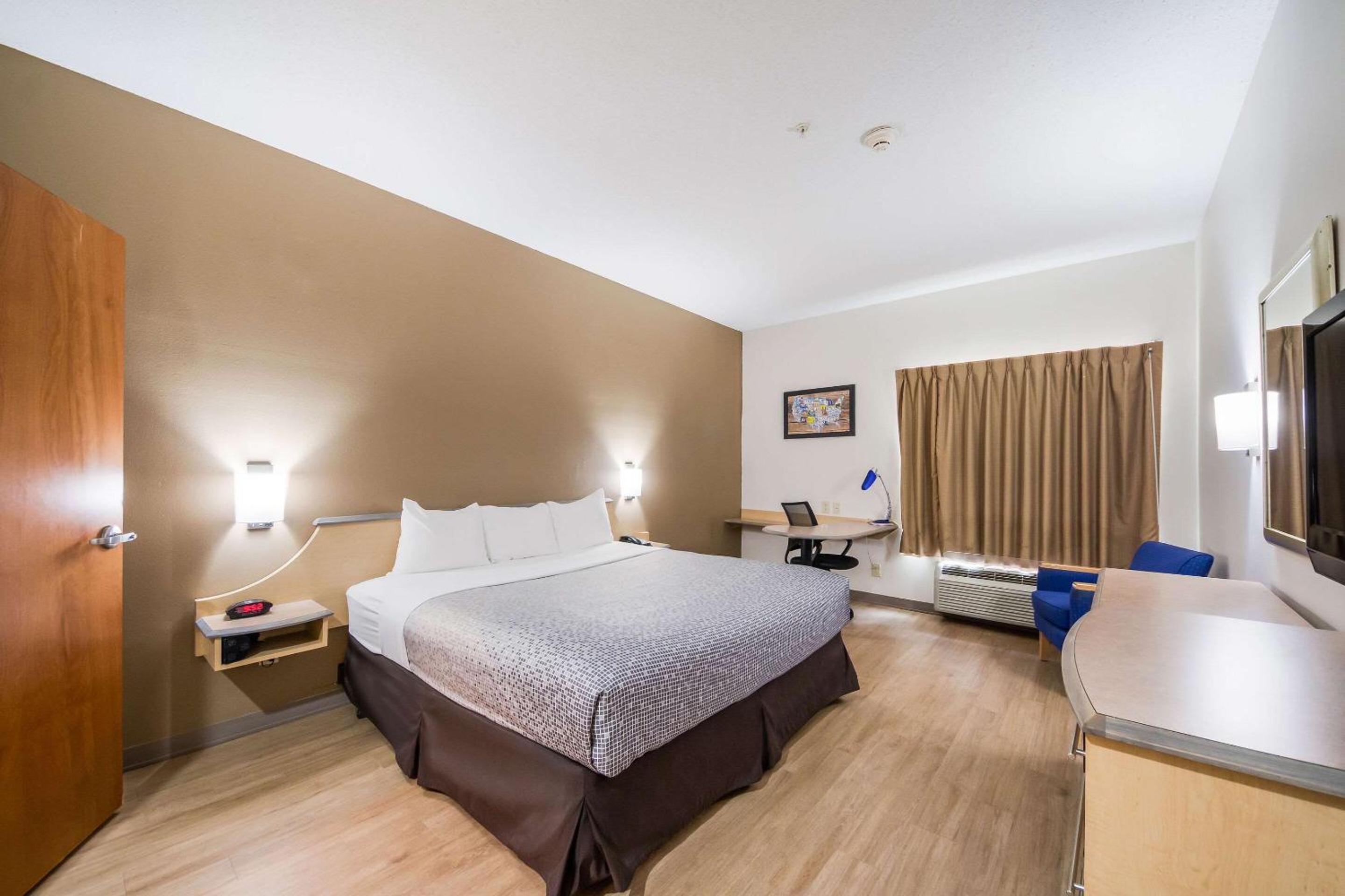 King Room - Disability Access/Non-Smoking - Photo 1