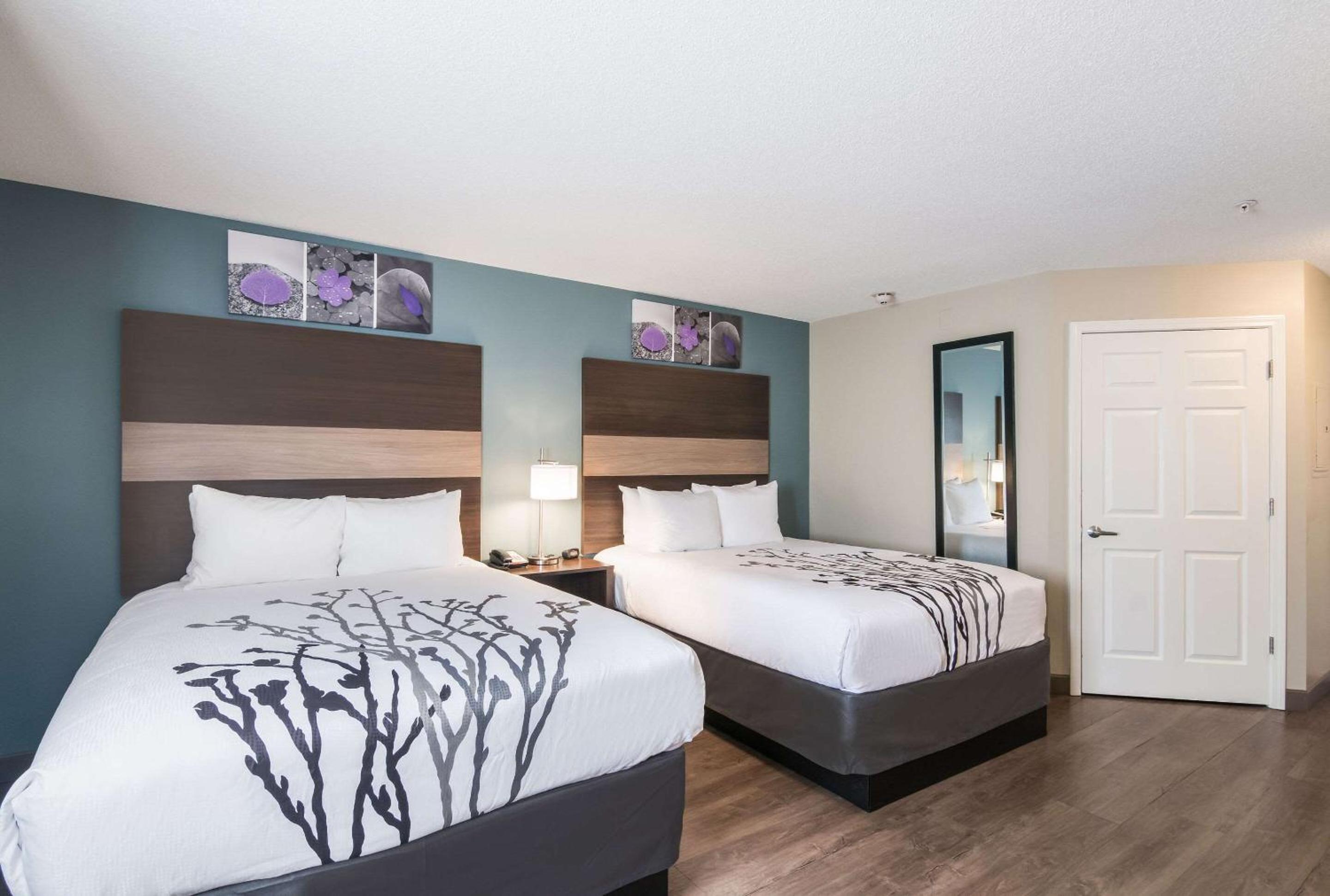 Queen Room with Two Queen Beds - Accessible/Non Smoking