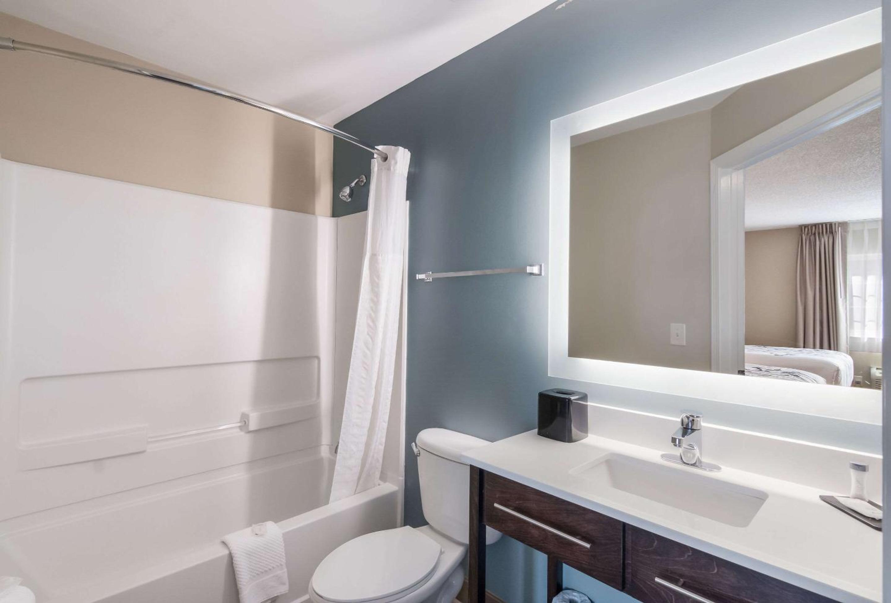 Queen Suite with Two Queen Beds - Non Smoking