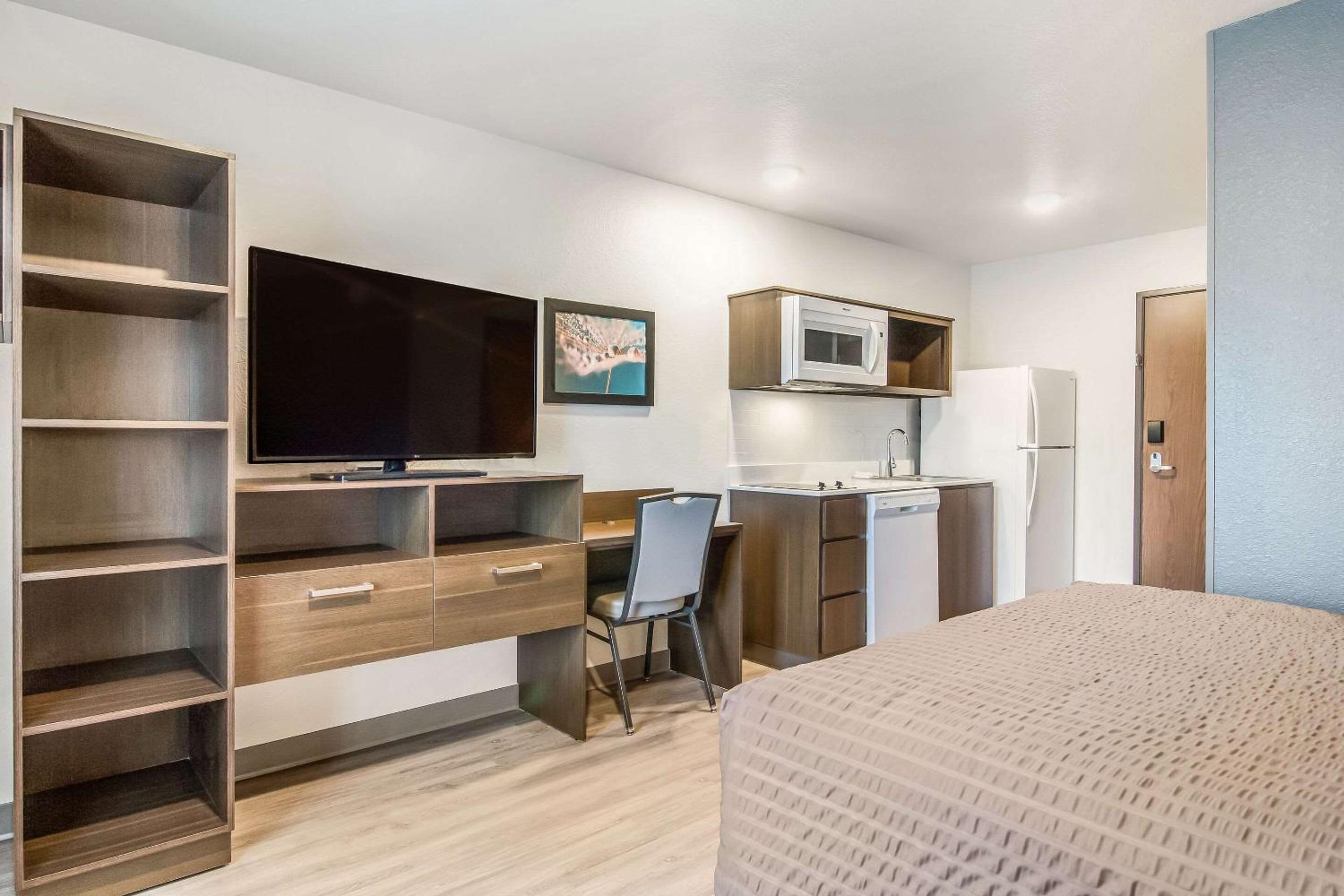 QUEEN SUITE - Photo 1