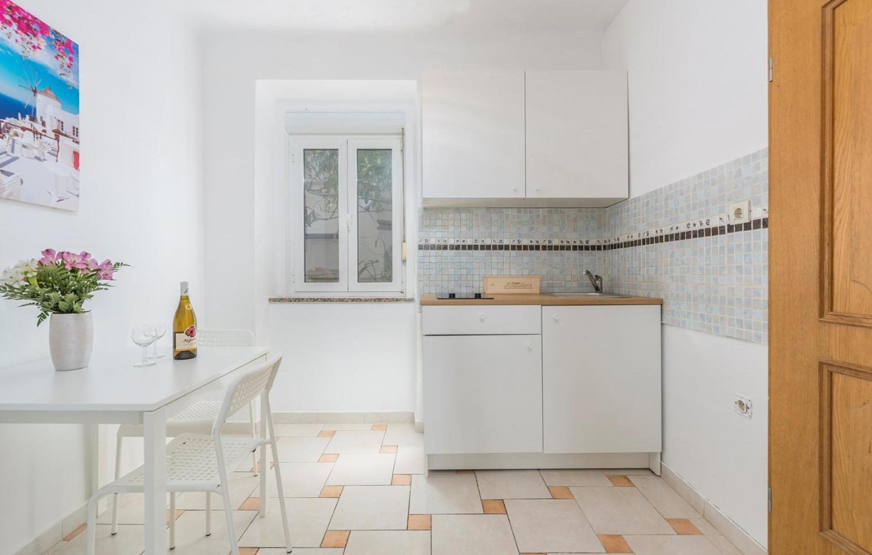 Studio Apartment with Sea View - Photo 16