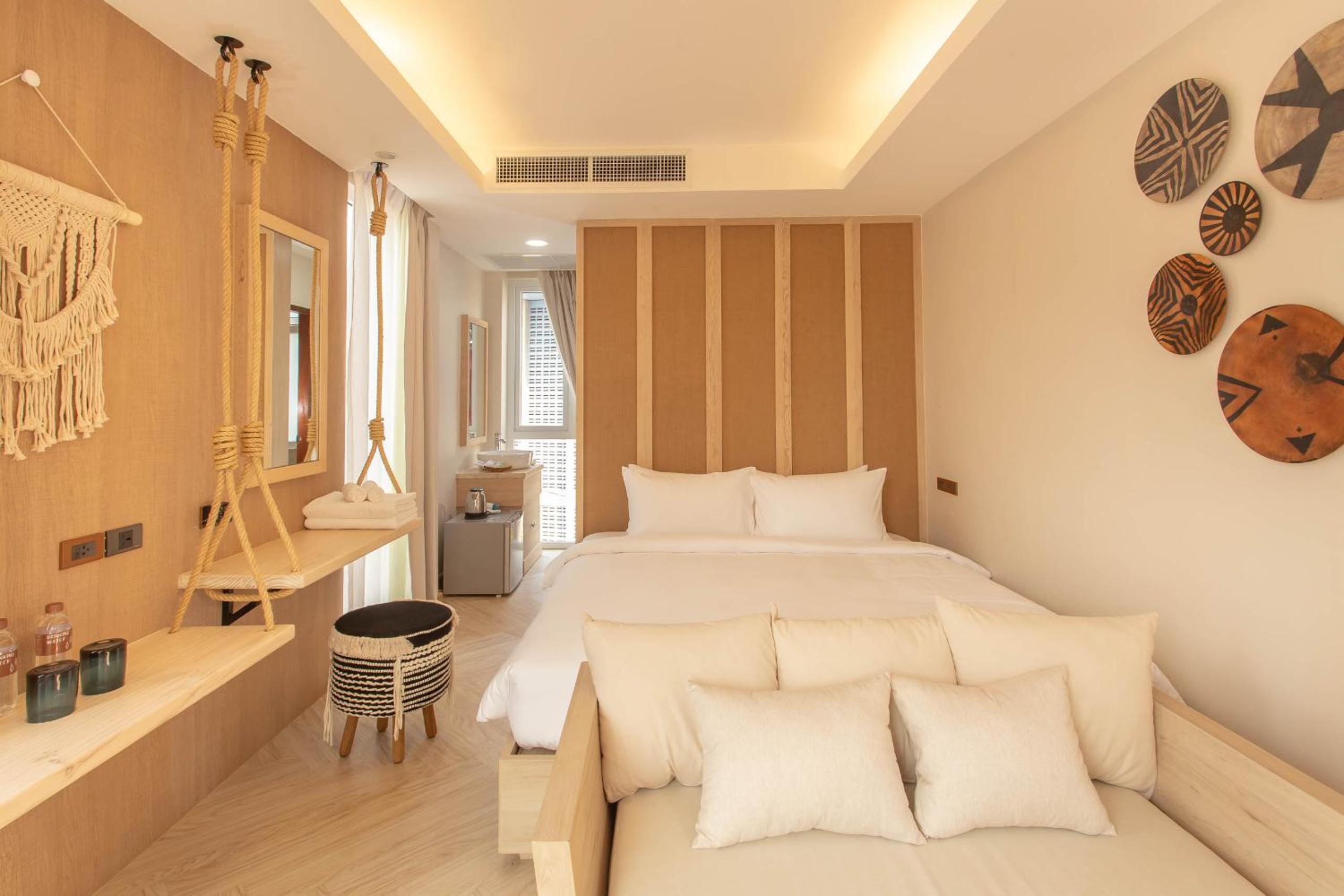 Deluxe King Room photo 2