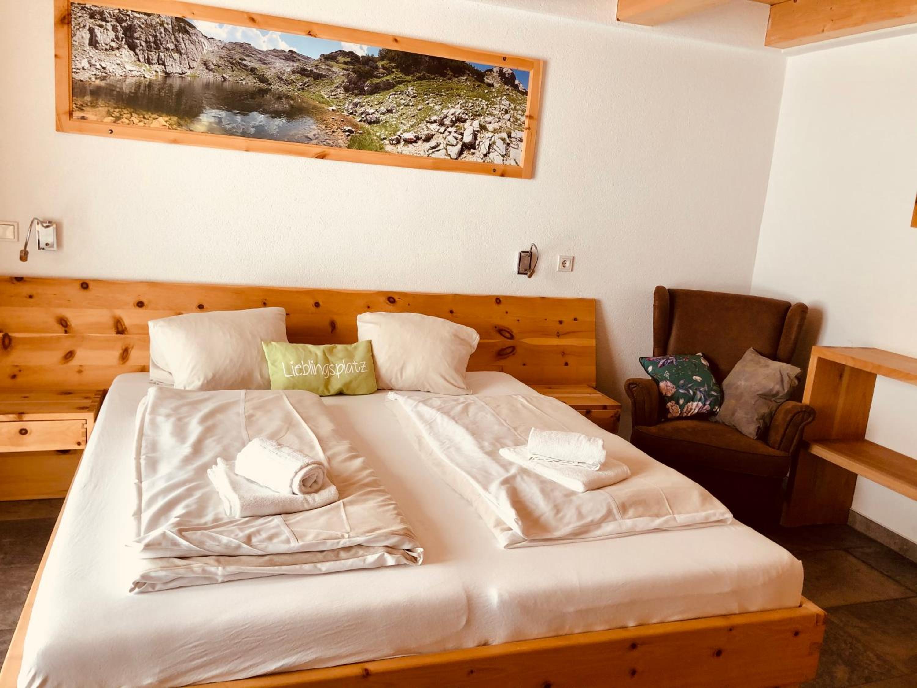 Deluxe Double Room with Shower - Photo 1