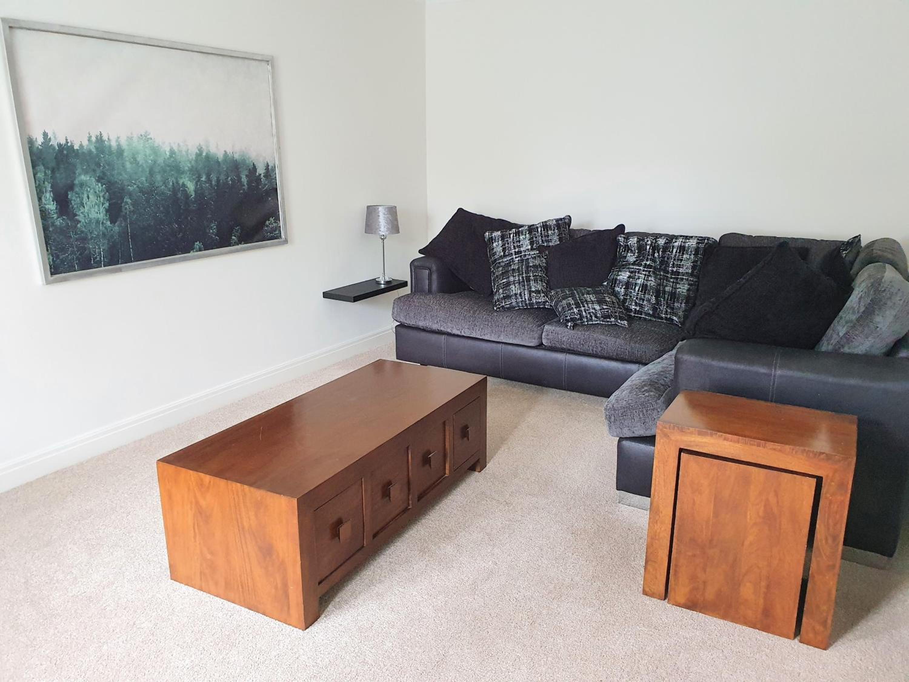 Three-Bedroom House - Photo 3