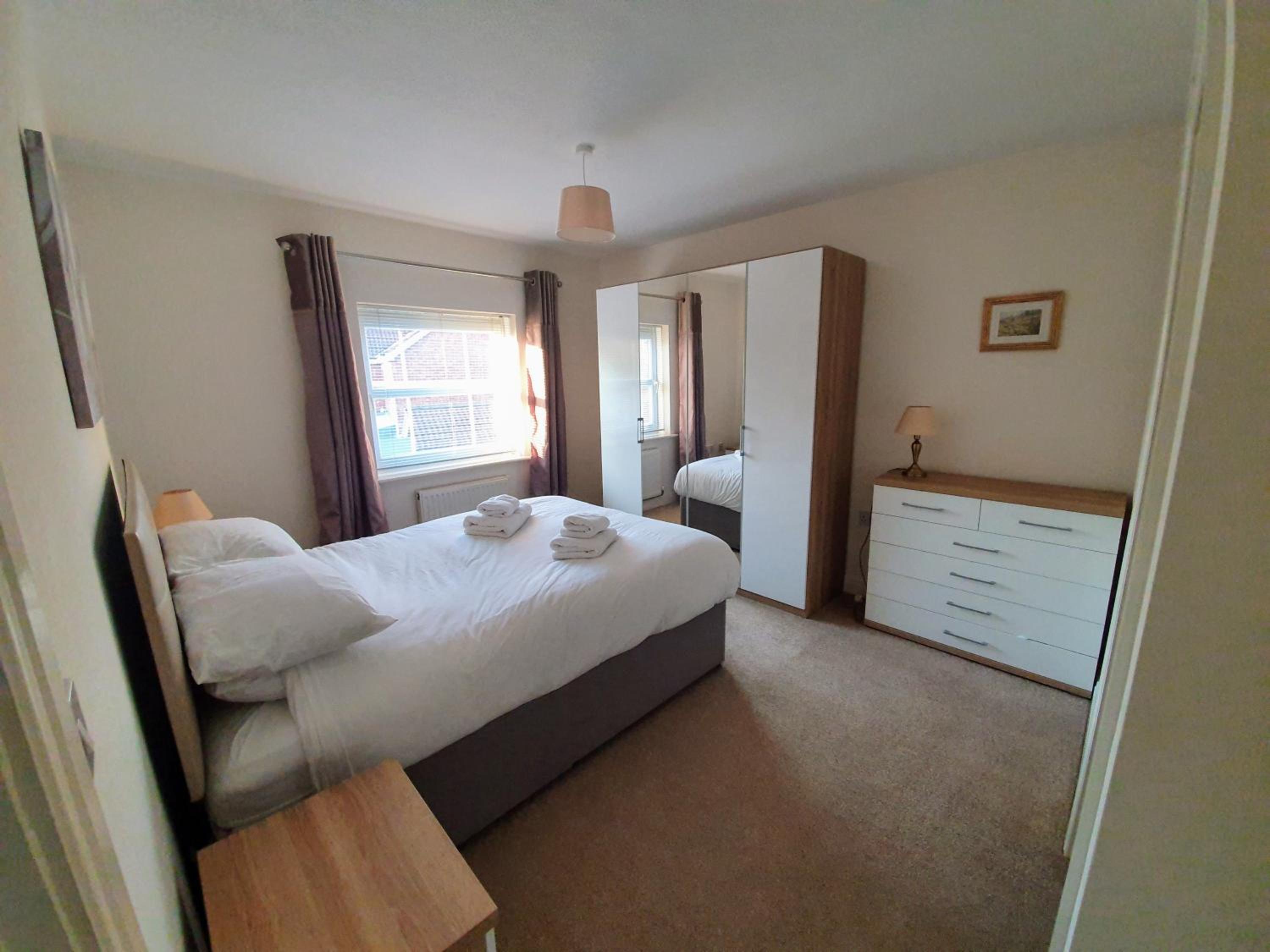 Three-Bedroom House - Photo 8
