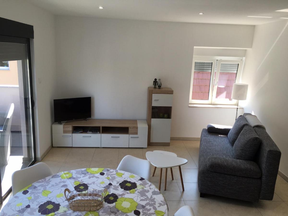 Apartment with Terrace photo 2
