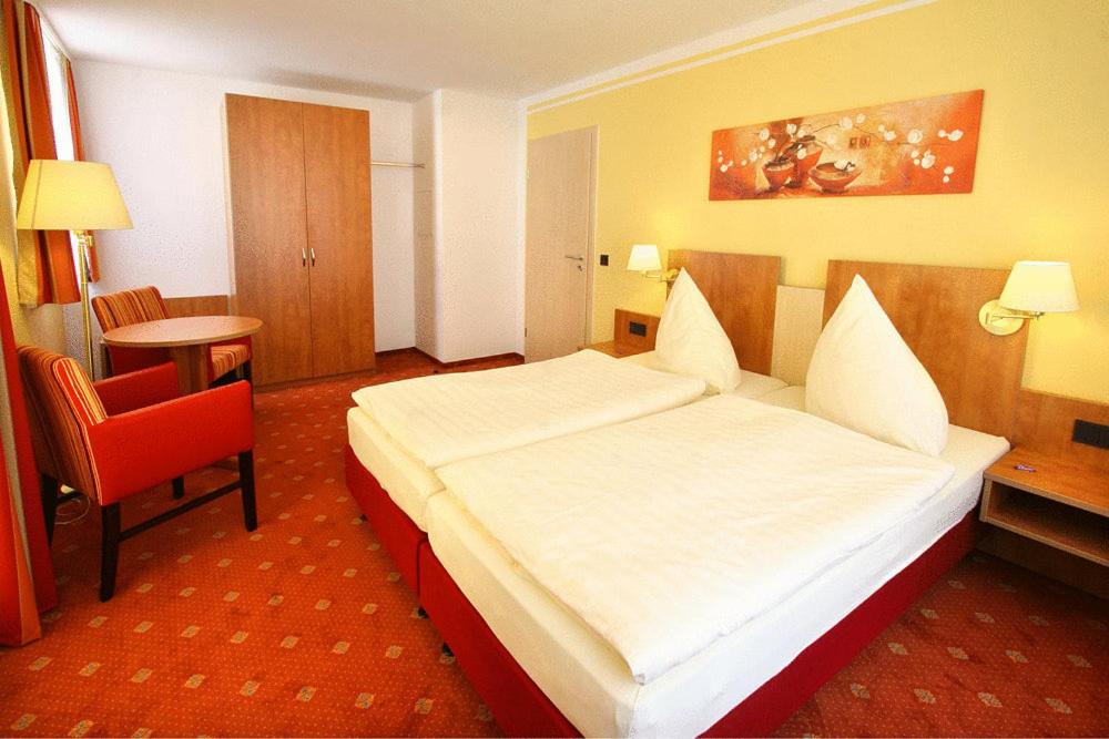 Suite - Photo 2