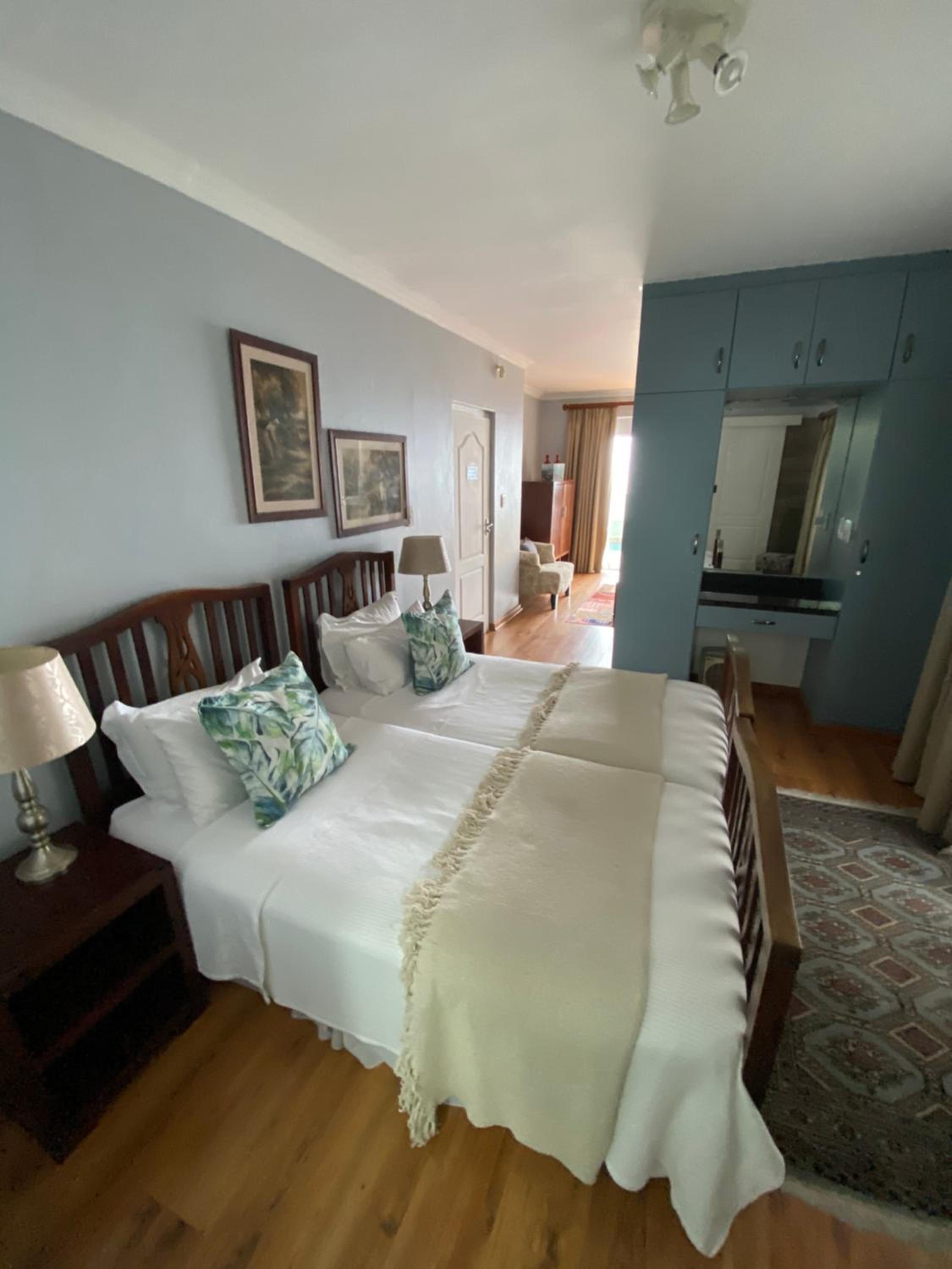 Family Room - Photo 11