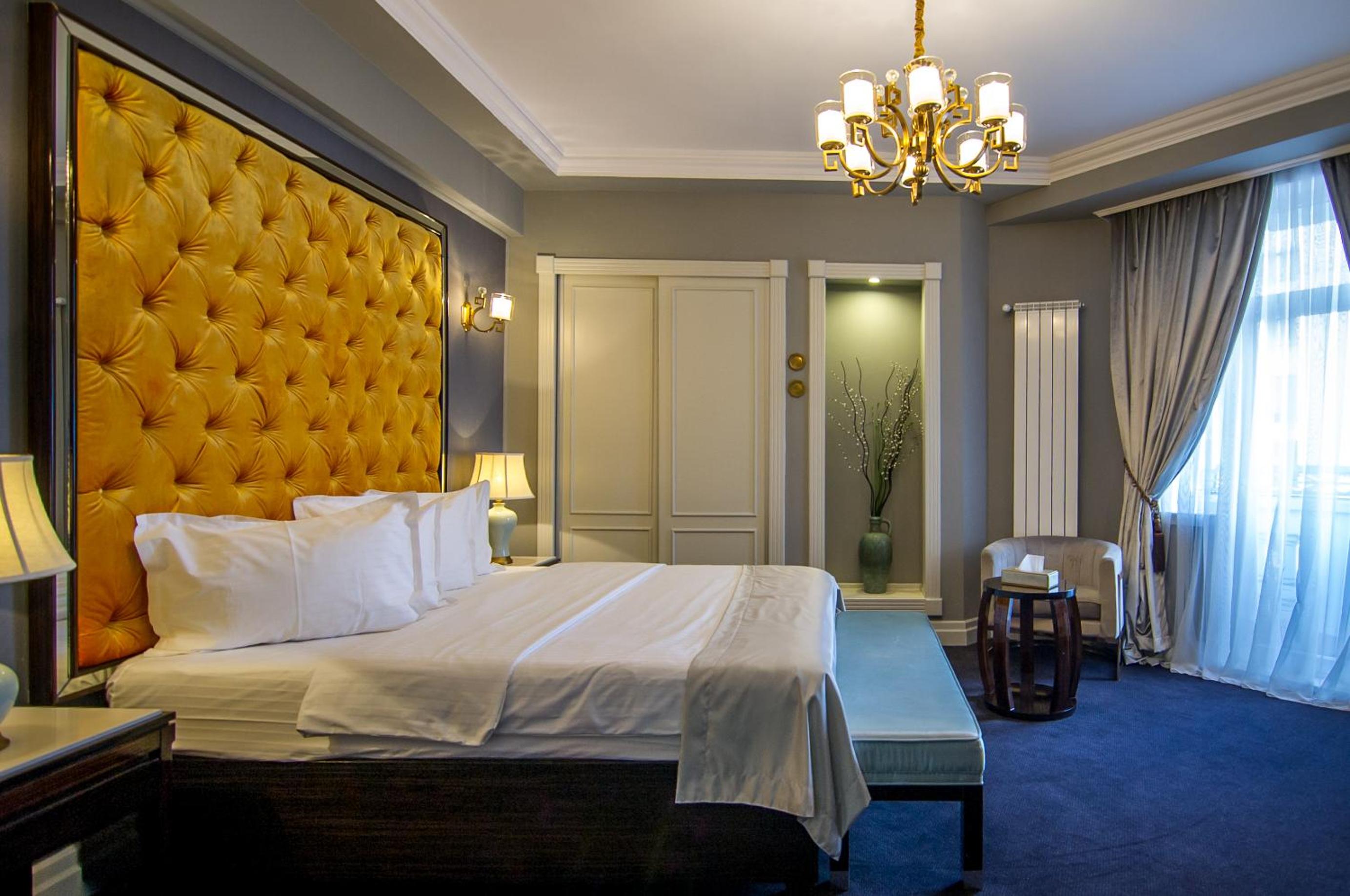 Deluxe King Room - Photo 44