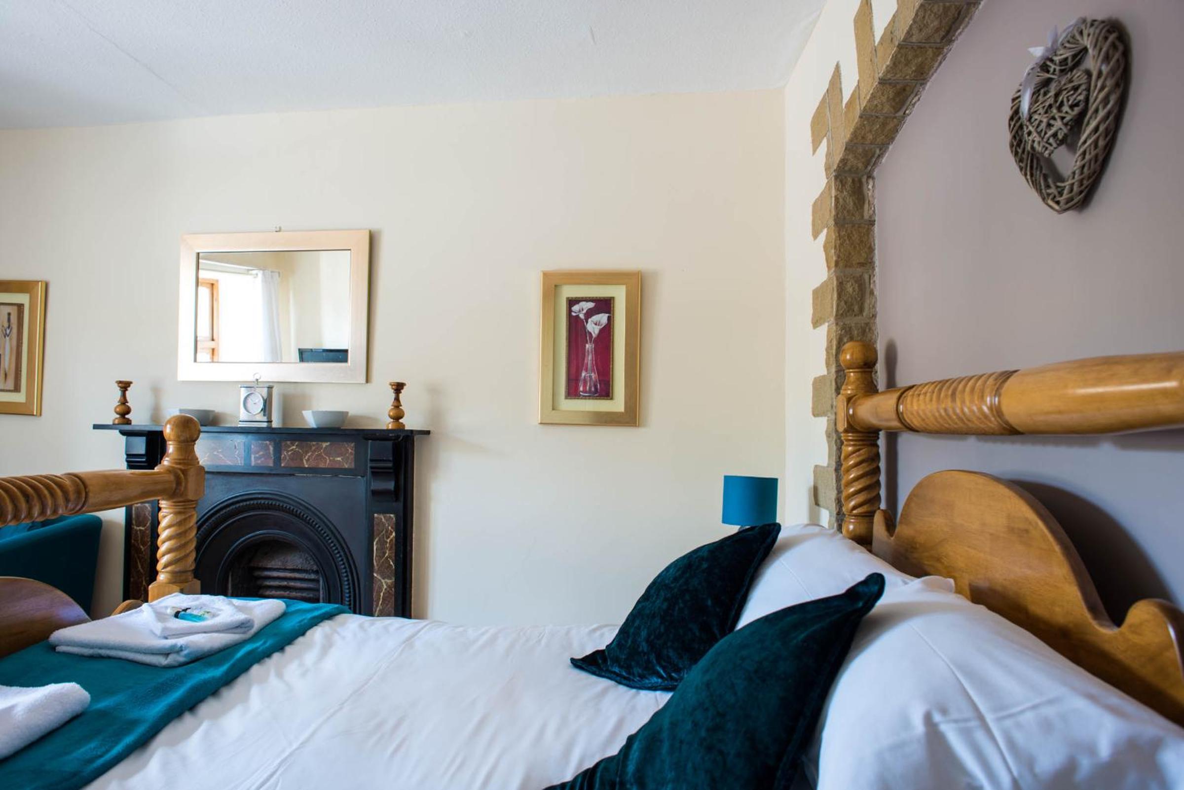 Double Room with Extra Bed photo 2