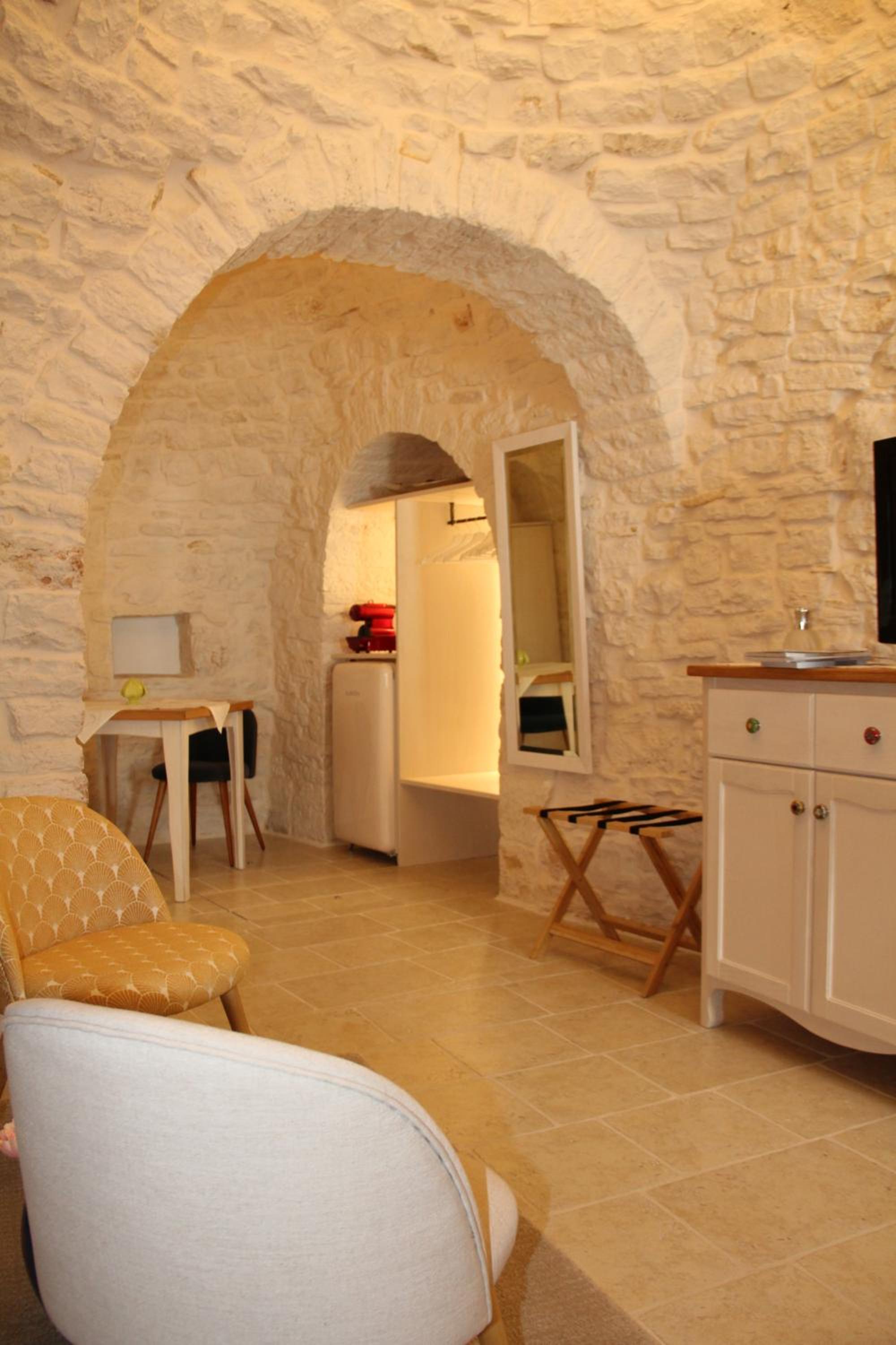 Double Room with Private Bathroom - Photo 2