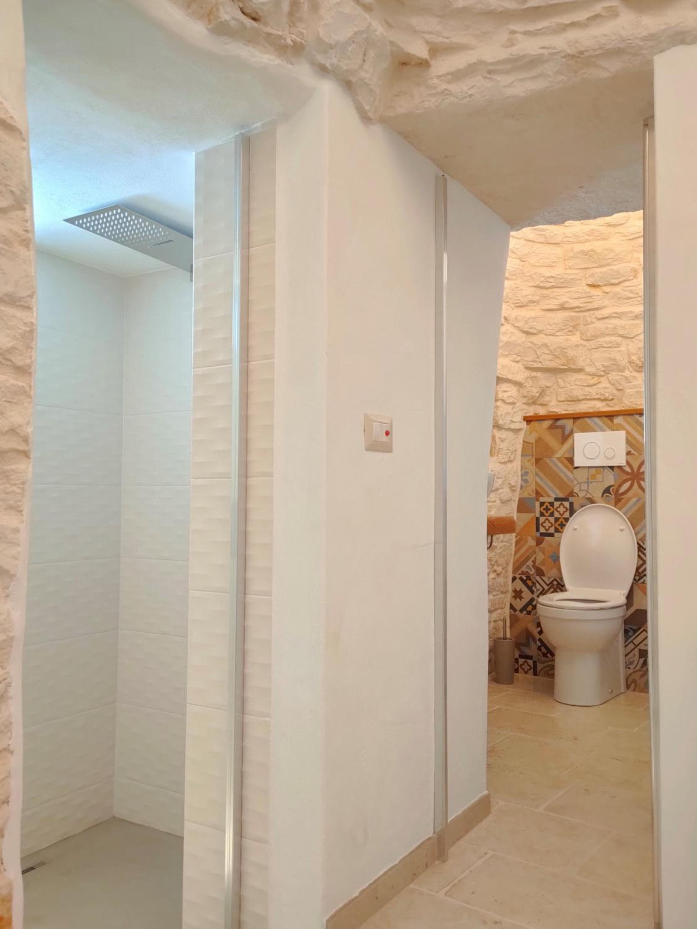 Double Room with Private Bathroom - Photo 13